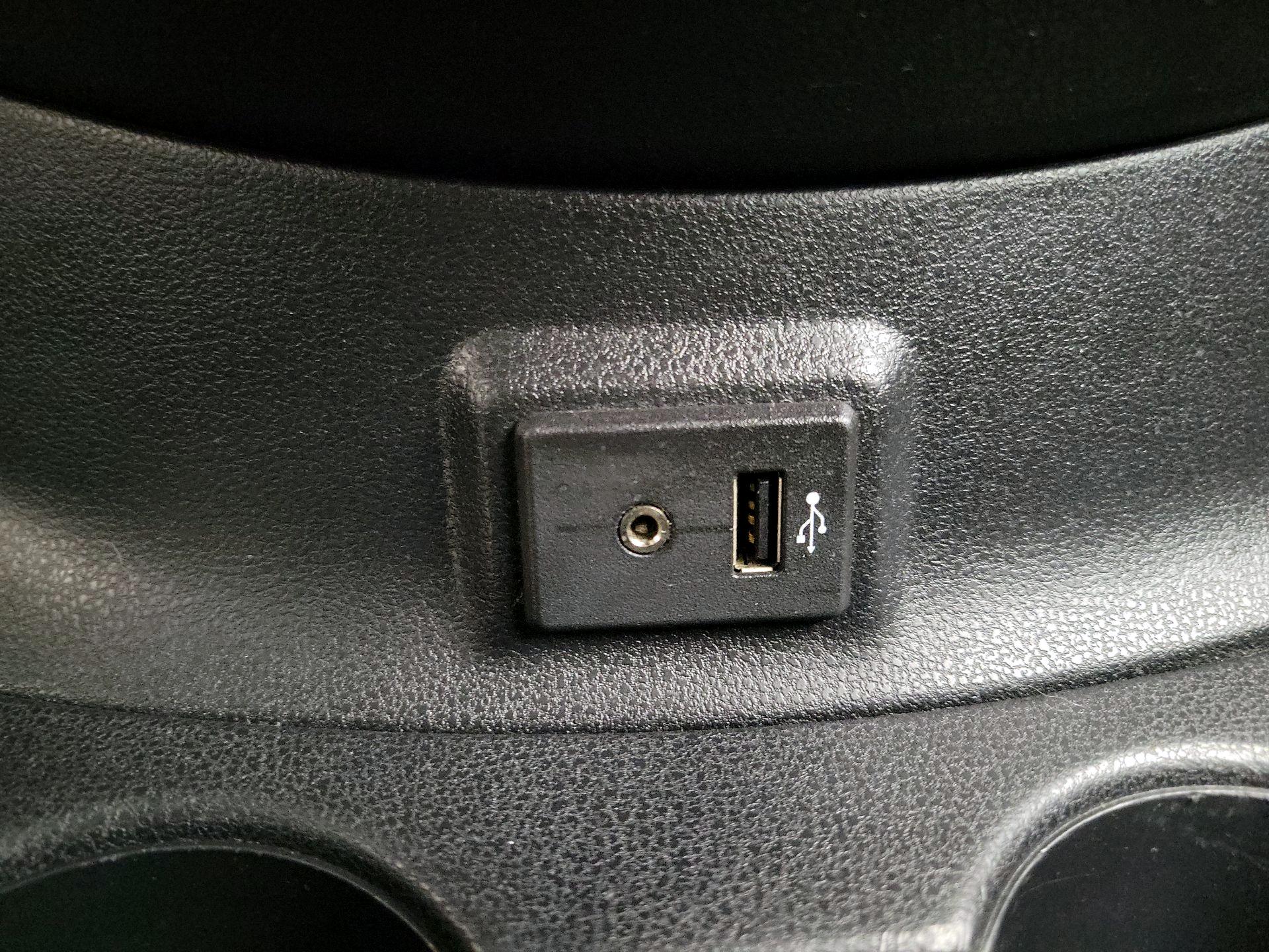 Thumbnail: 2017 Nissan Versa Note - 18