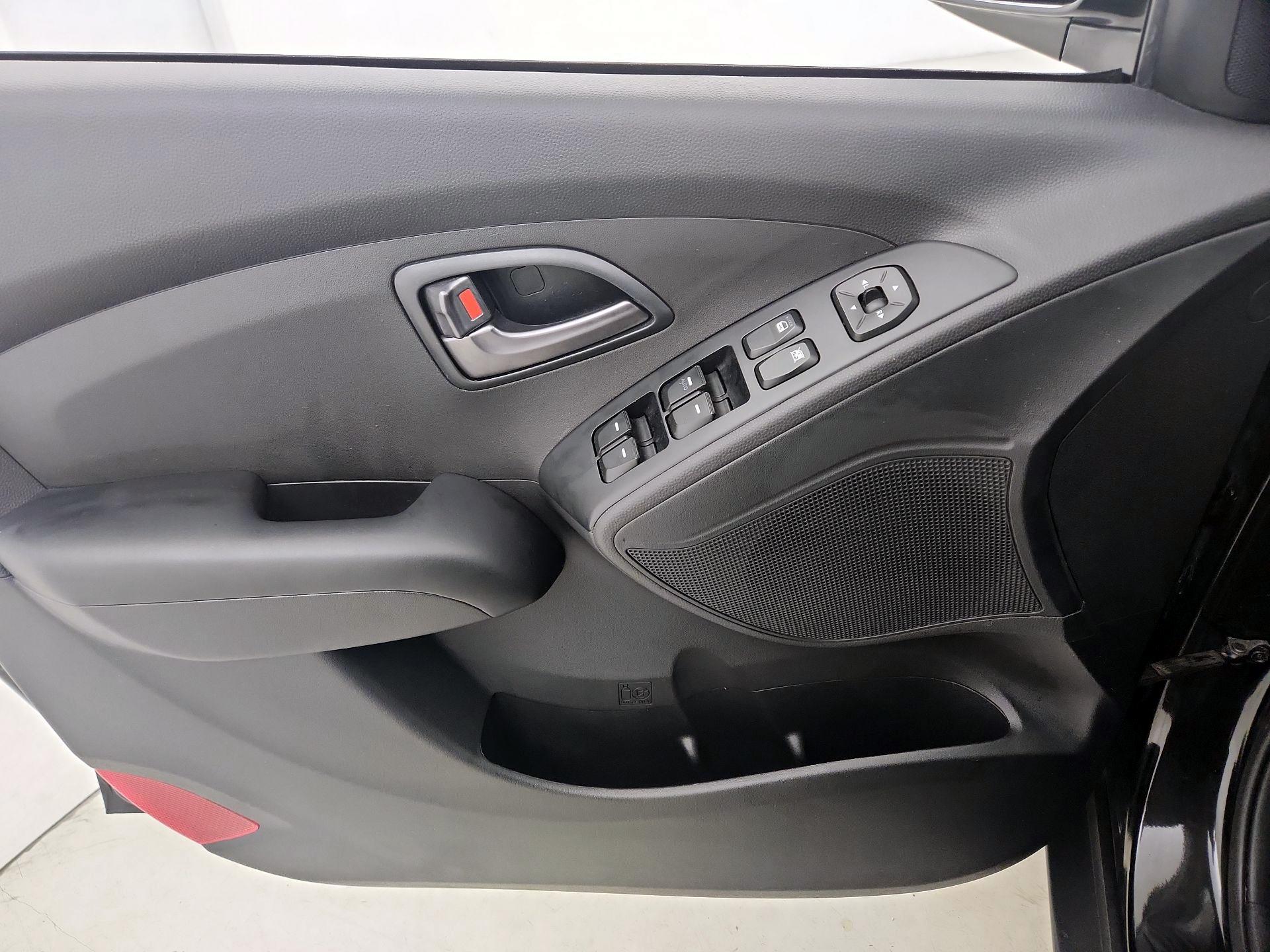 Thumbnail: 2014 Hyundai Tucson - 12