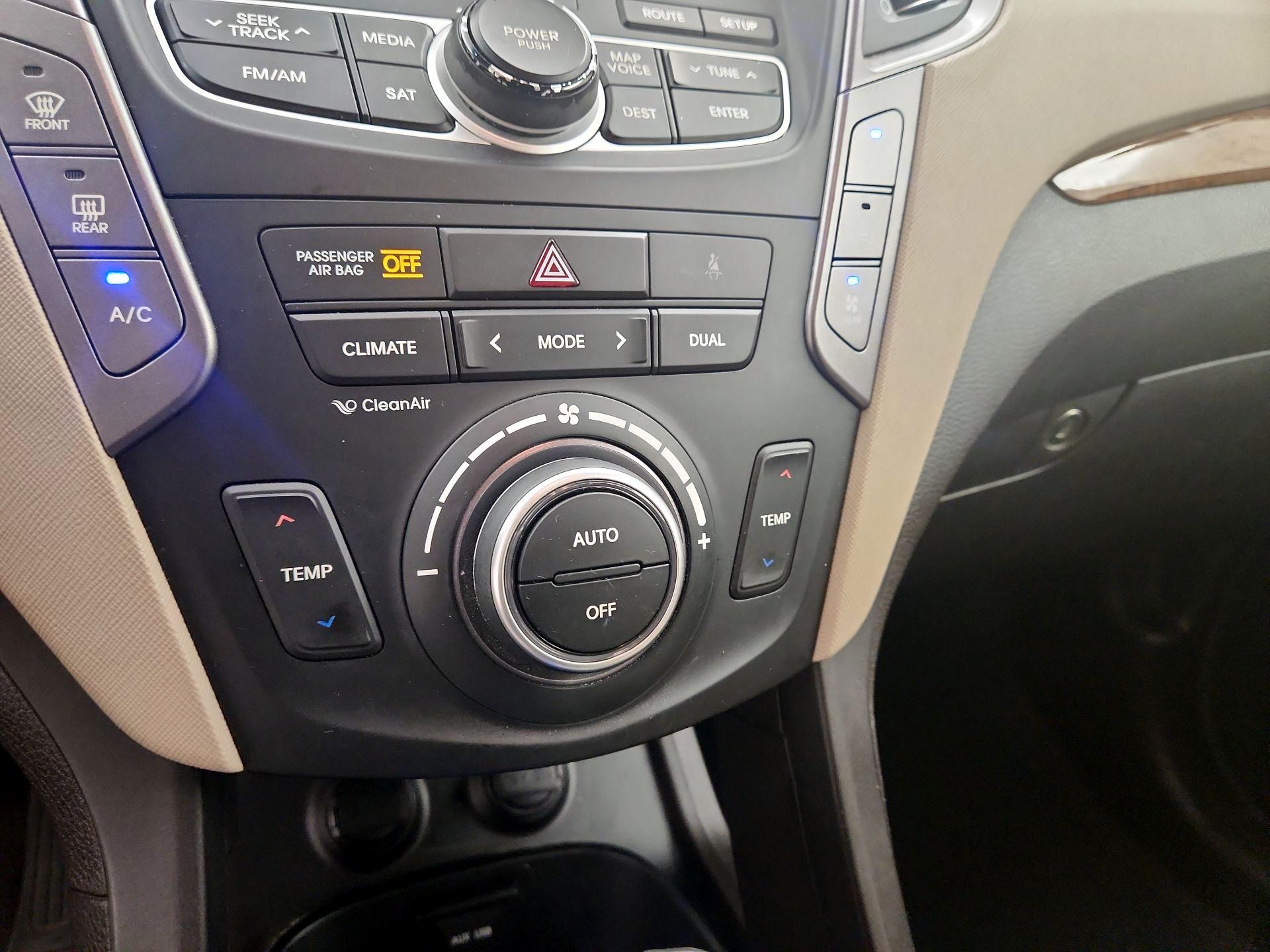 Thumbnail: 2014 Hyundai Santa Fe - 17