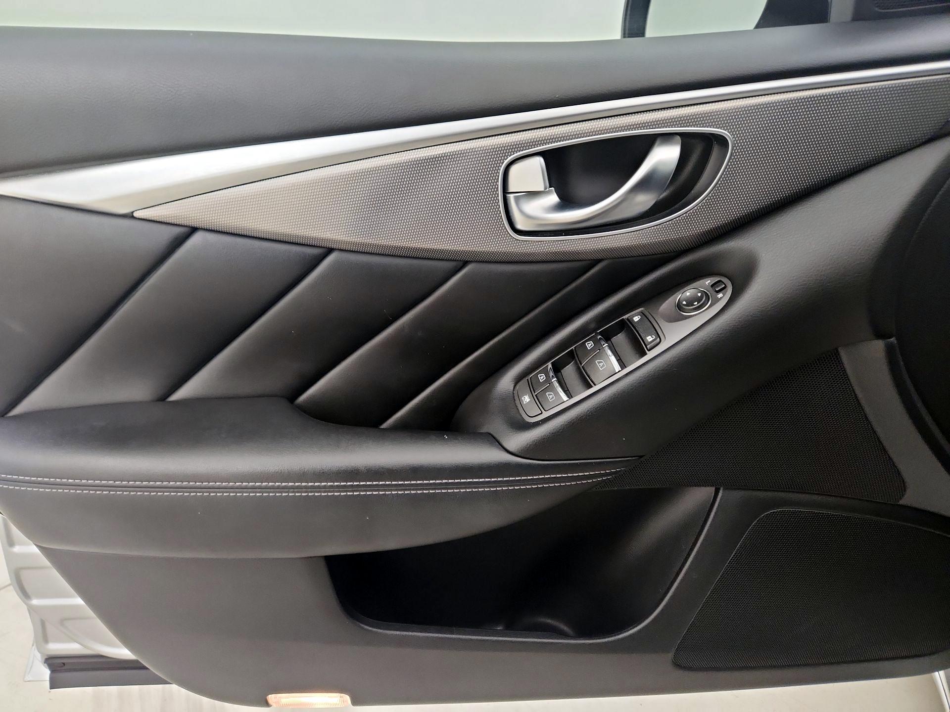 Thumbnail: 2015 INFINITI Q50 - 12