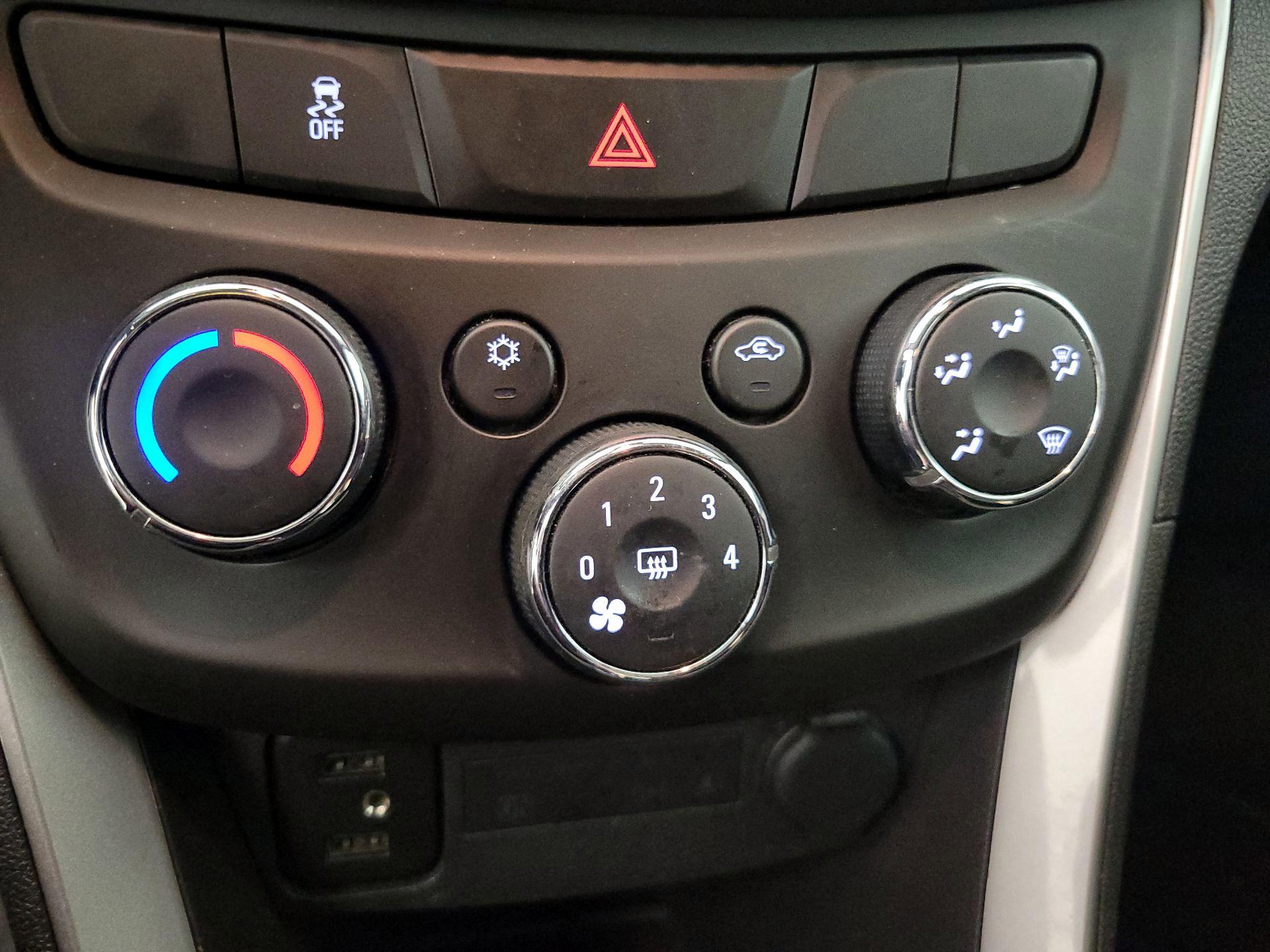 Thumbnail: 2019 Chevrolet Trax - 16