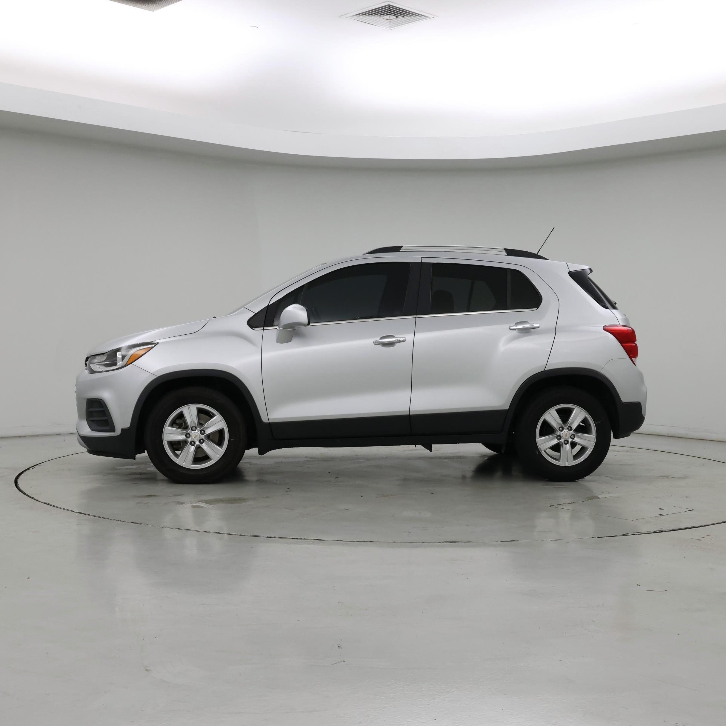 Thumbnail: 2019 Chevrolet Trax - 3