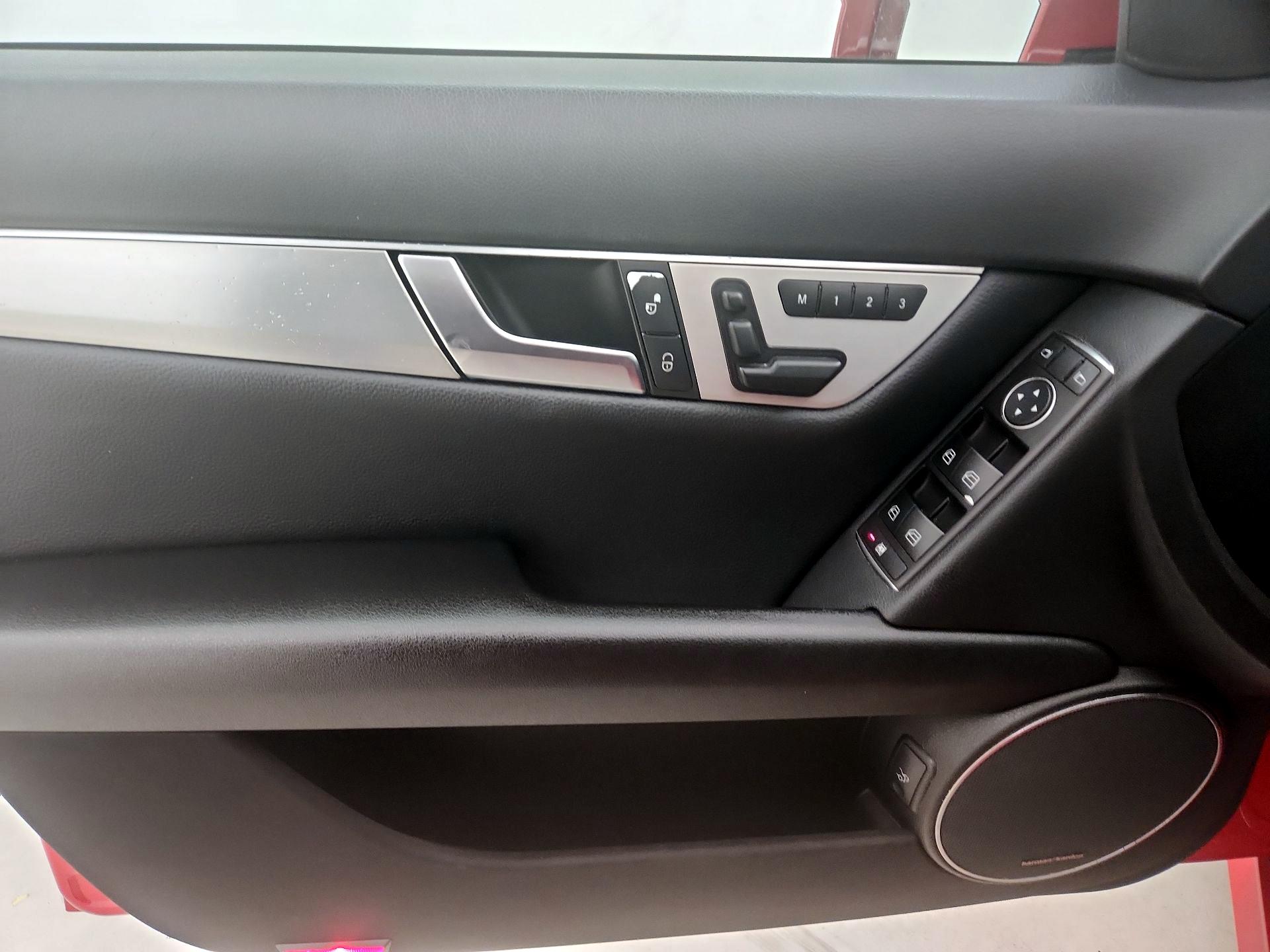 Thumbnail: 2014 Mercedes-Benz C-Class - 12