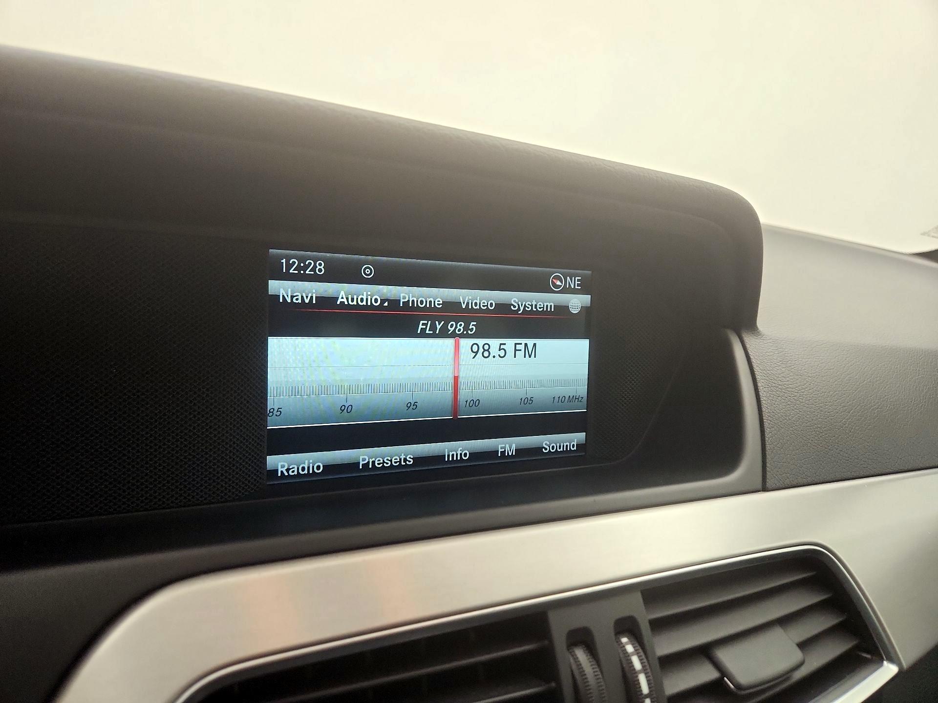 Thumbnail: 2014 Mercedes-Benz C-Class - 16