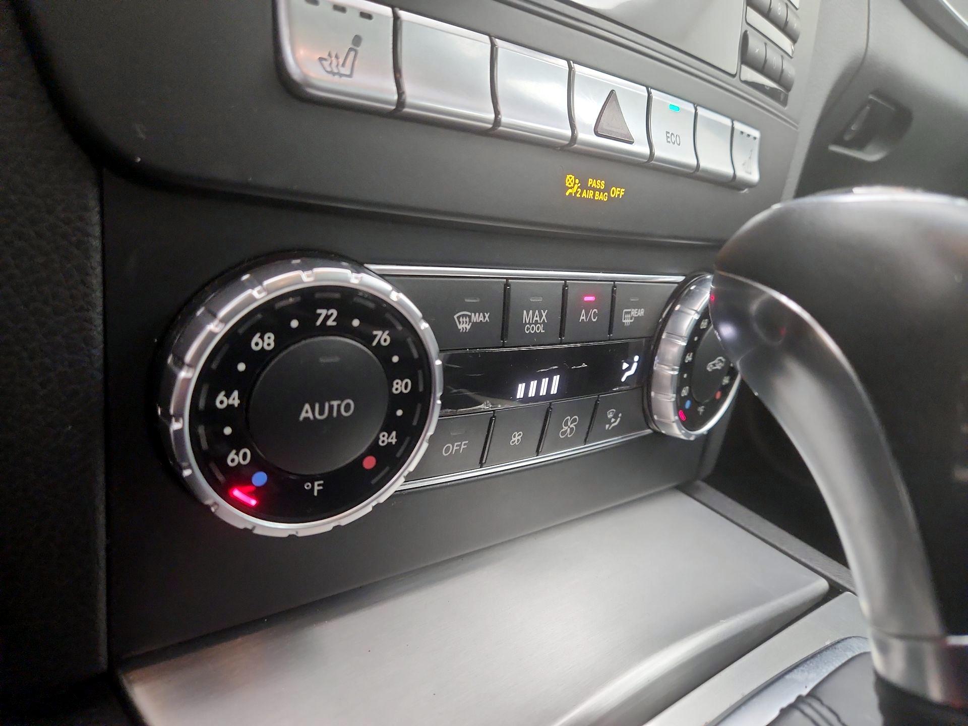 Thumbnail: 2014 Mercedes-Benz C-Class - 17