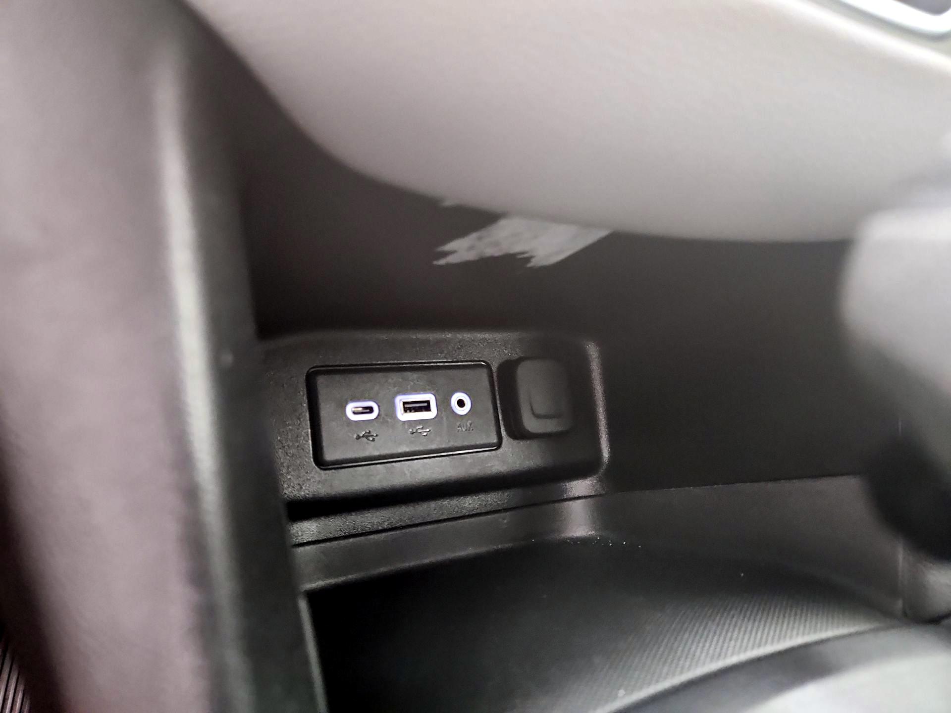 Thumbnail: 2020 Chevrolet Equinox - 18