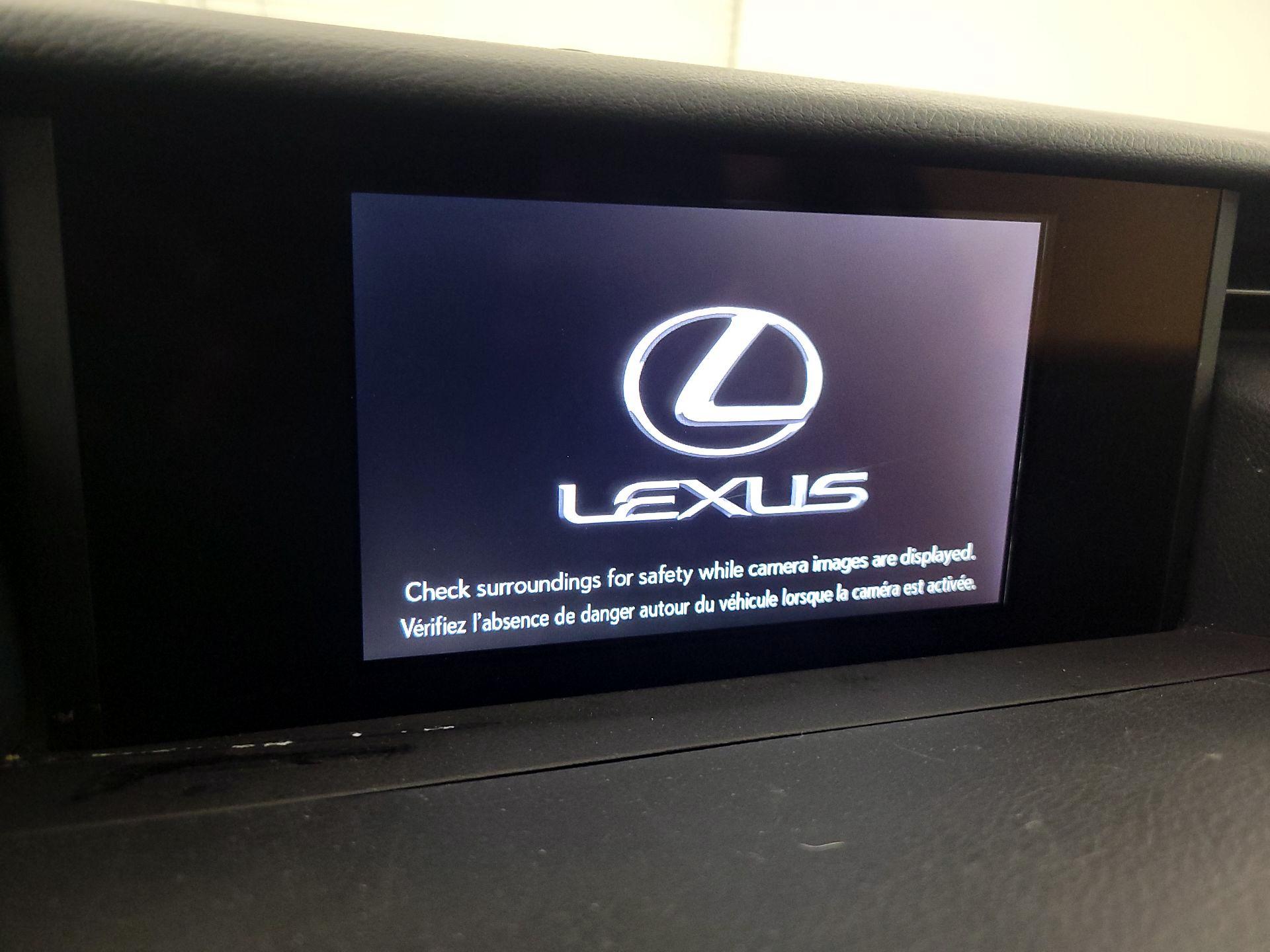 Thumbnail: 2020 Lexus IS - 15