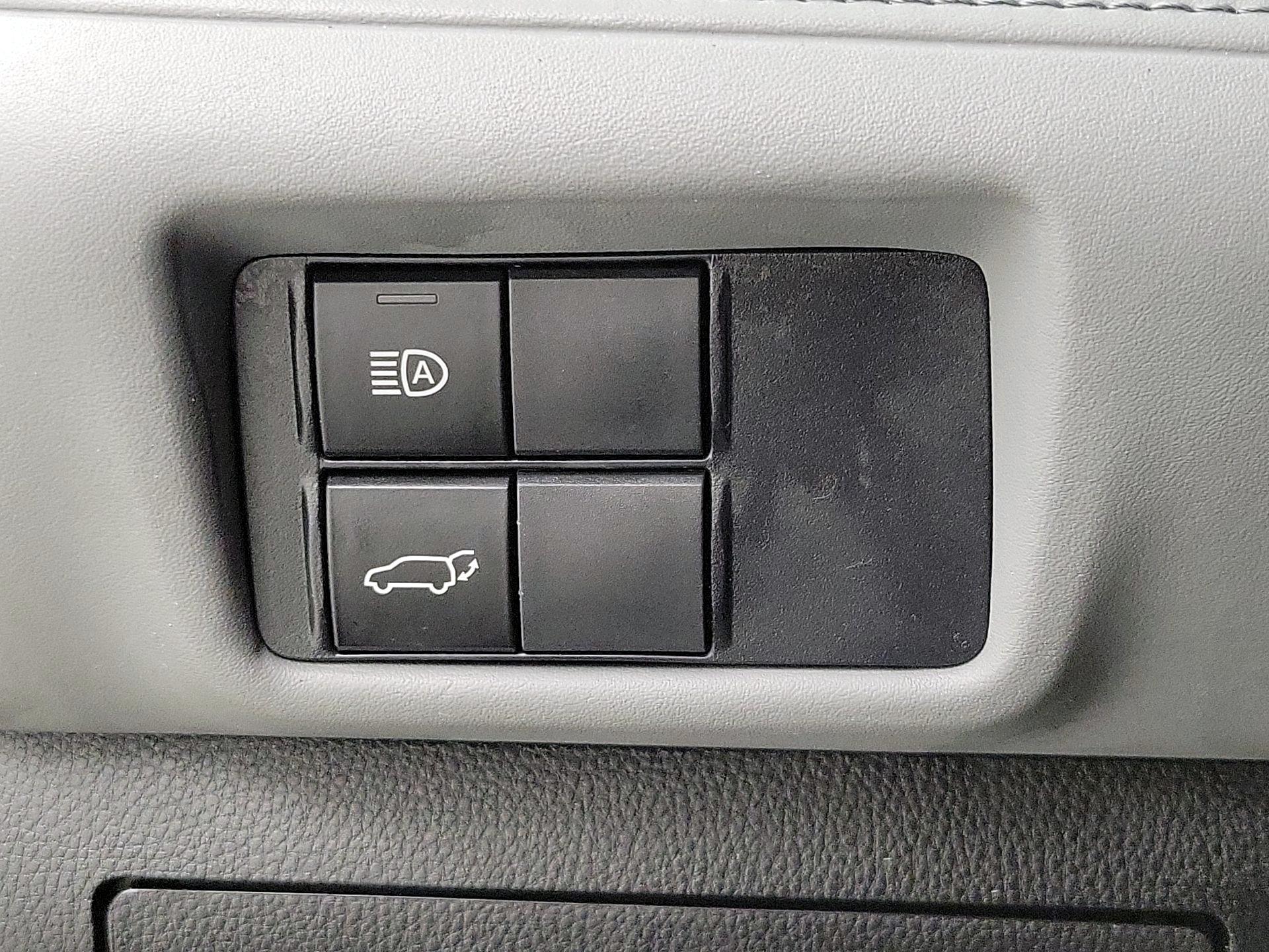 Thumbnail: 2021 Toyota Highlander - 13