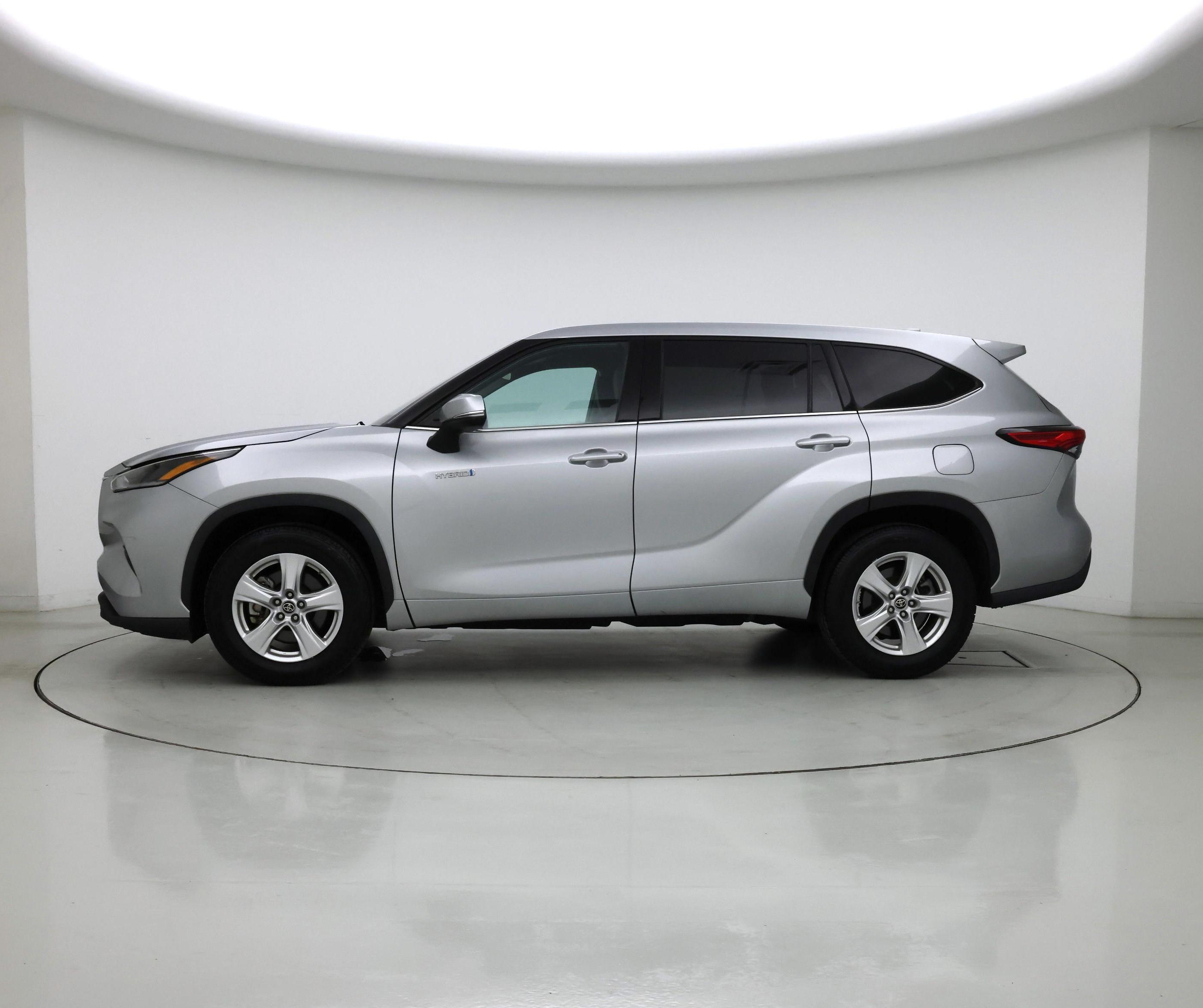 Thumbnail: 2021 Toyota Highlander - 3