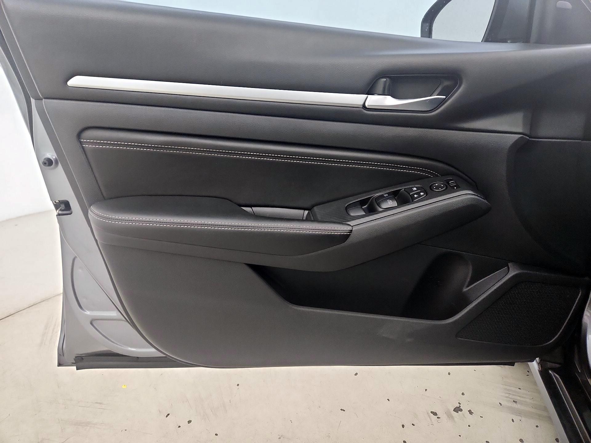 Thumbnail: 2019 Nissan Altima - 12