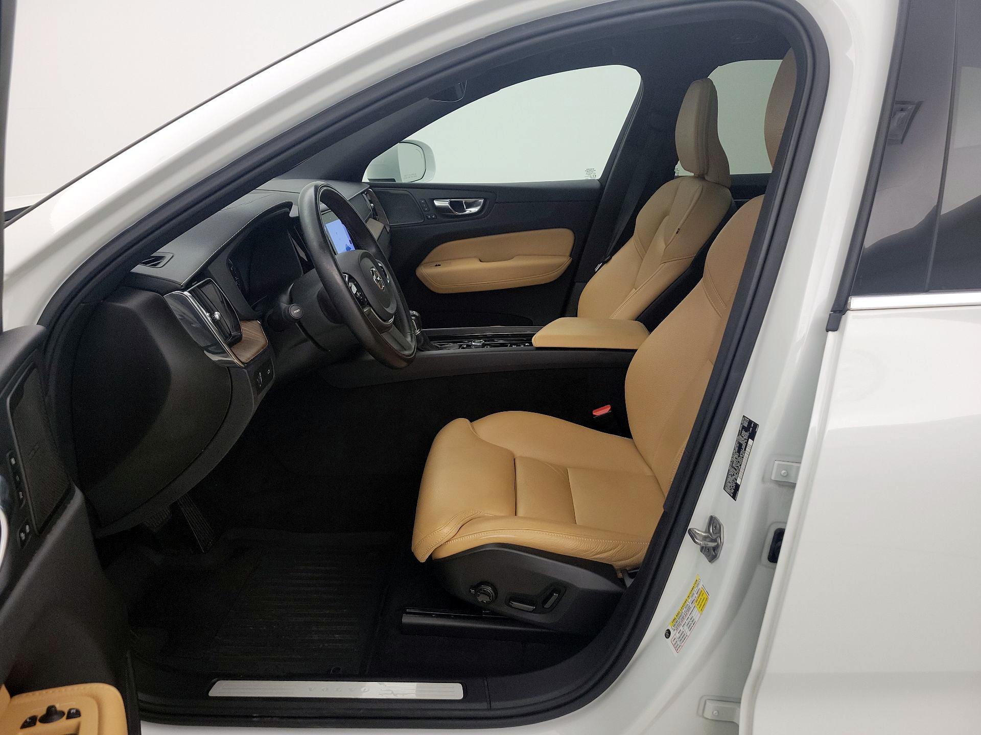 Thumbnail: 2020 Volvo XC60 - 11