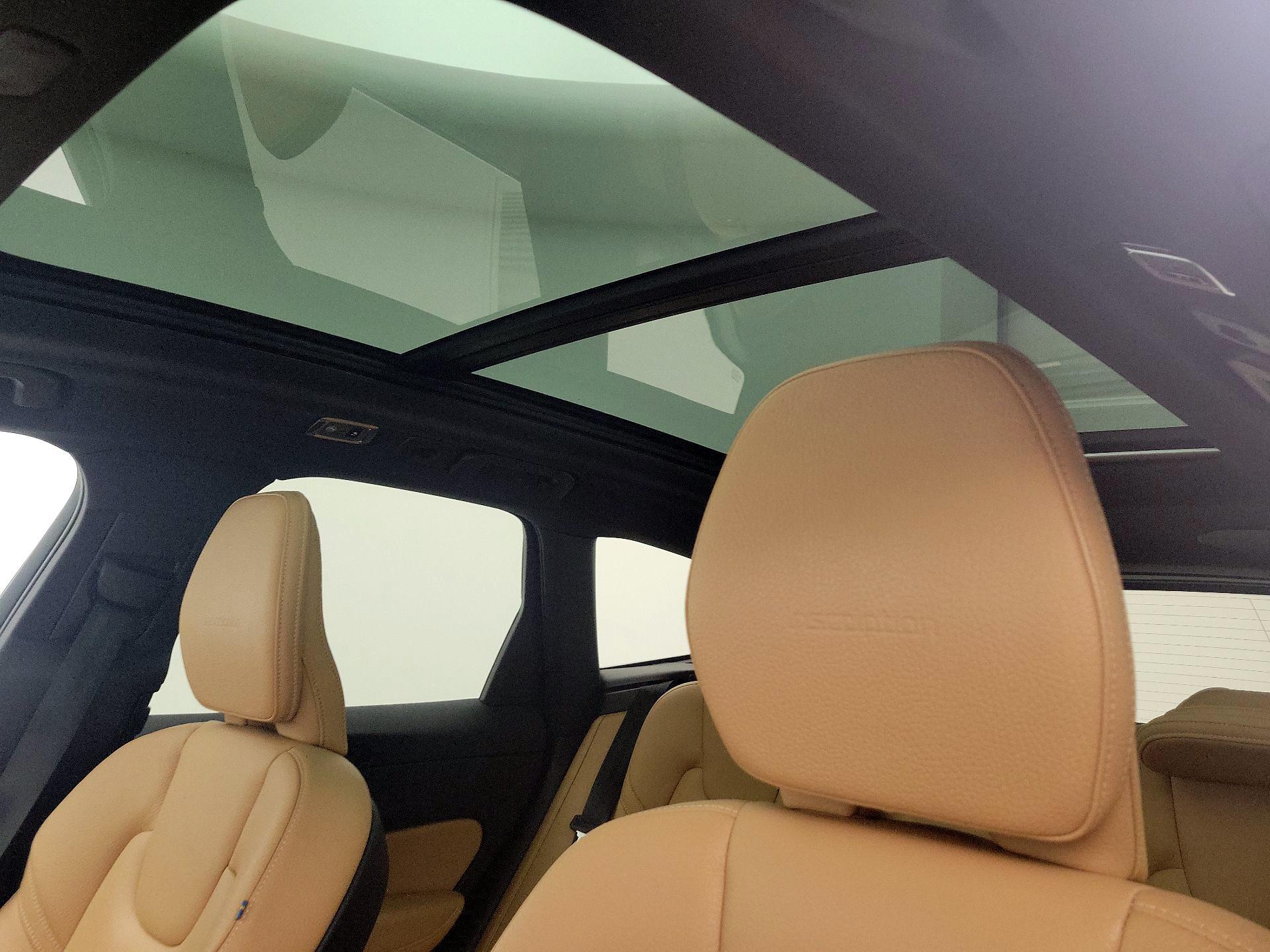 Thumbnail: 2020 Volvo XC60 - 20