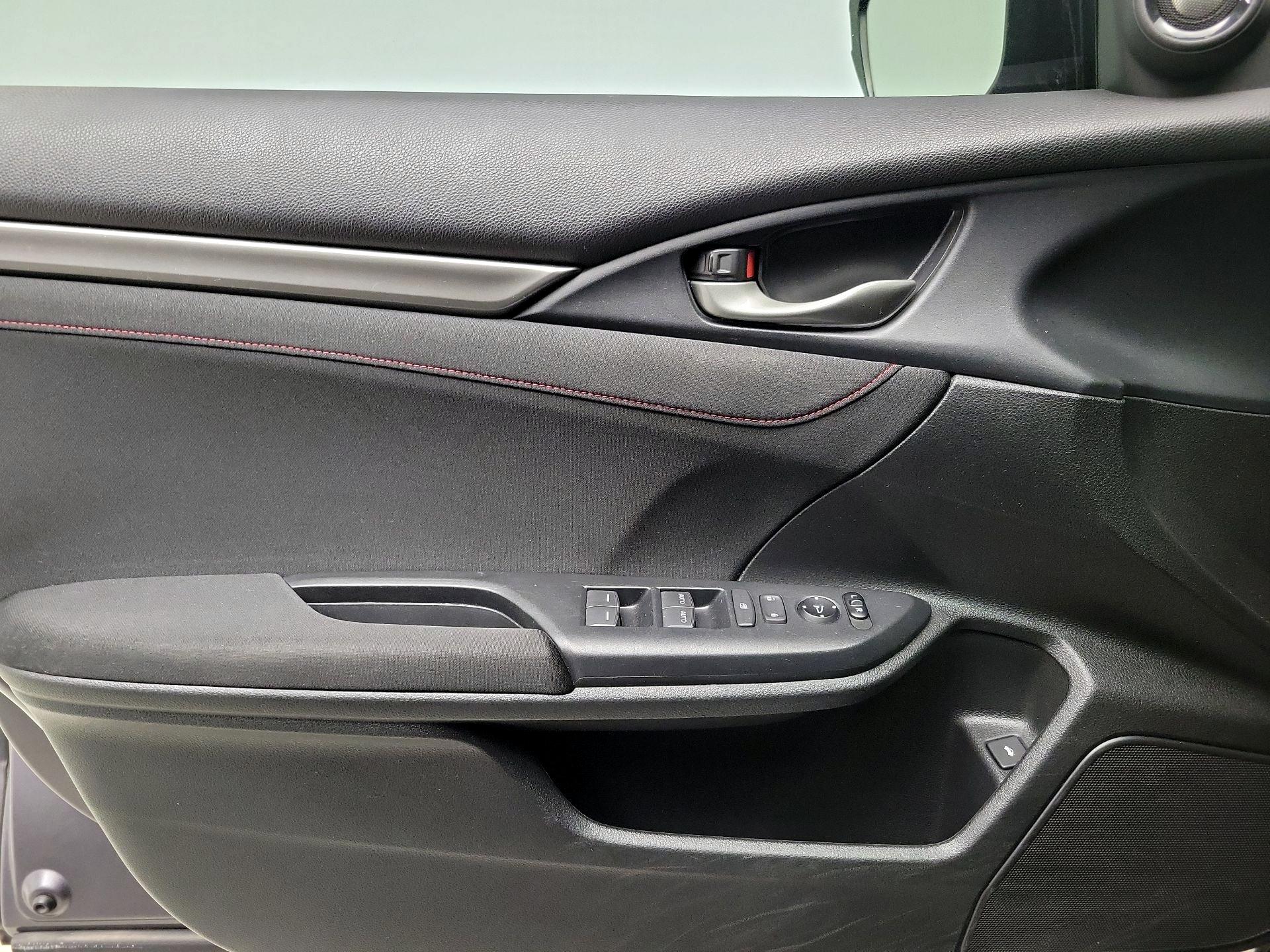 Thumbnail: 2017 Honda Civic - 12