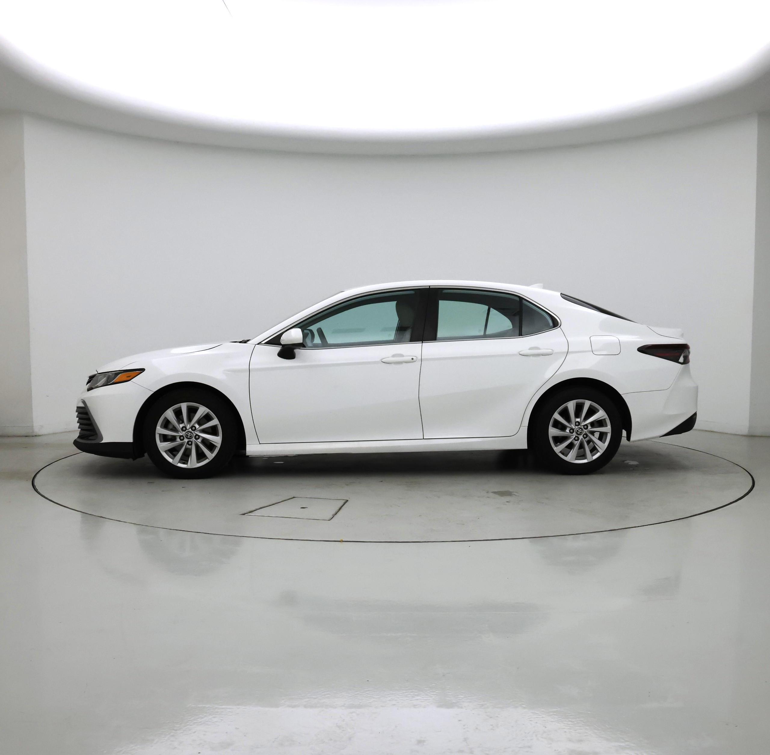 Thumbnail: 2022 Toyota Camry - 3
