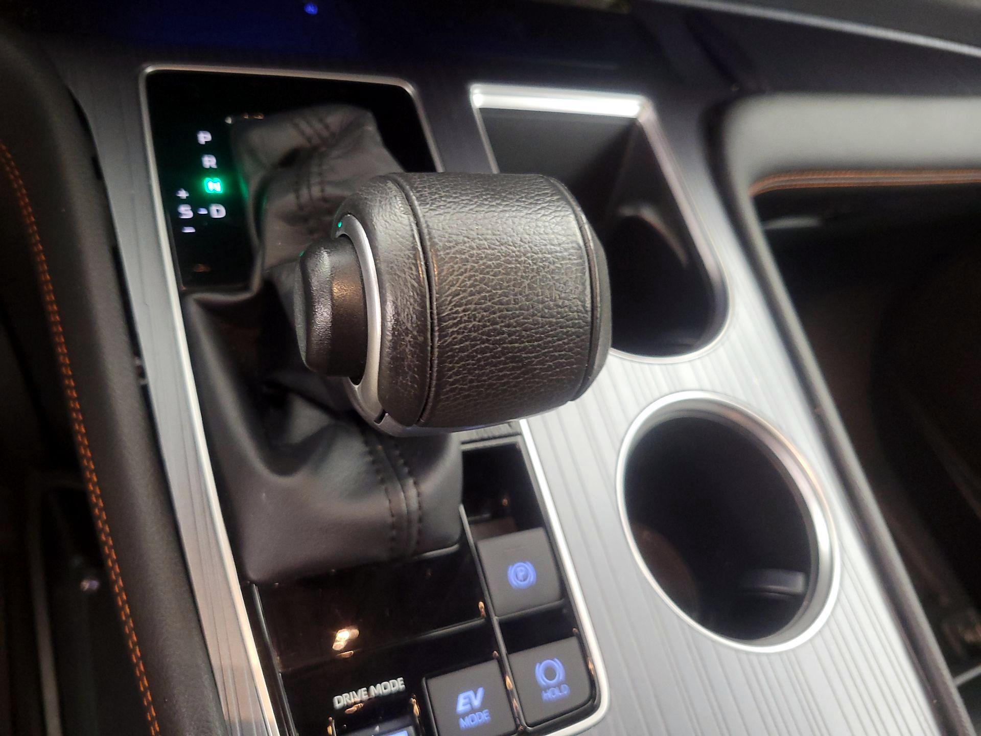 Thumbnail: 2022 Toyota Sienna - 18
