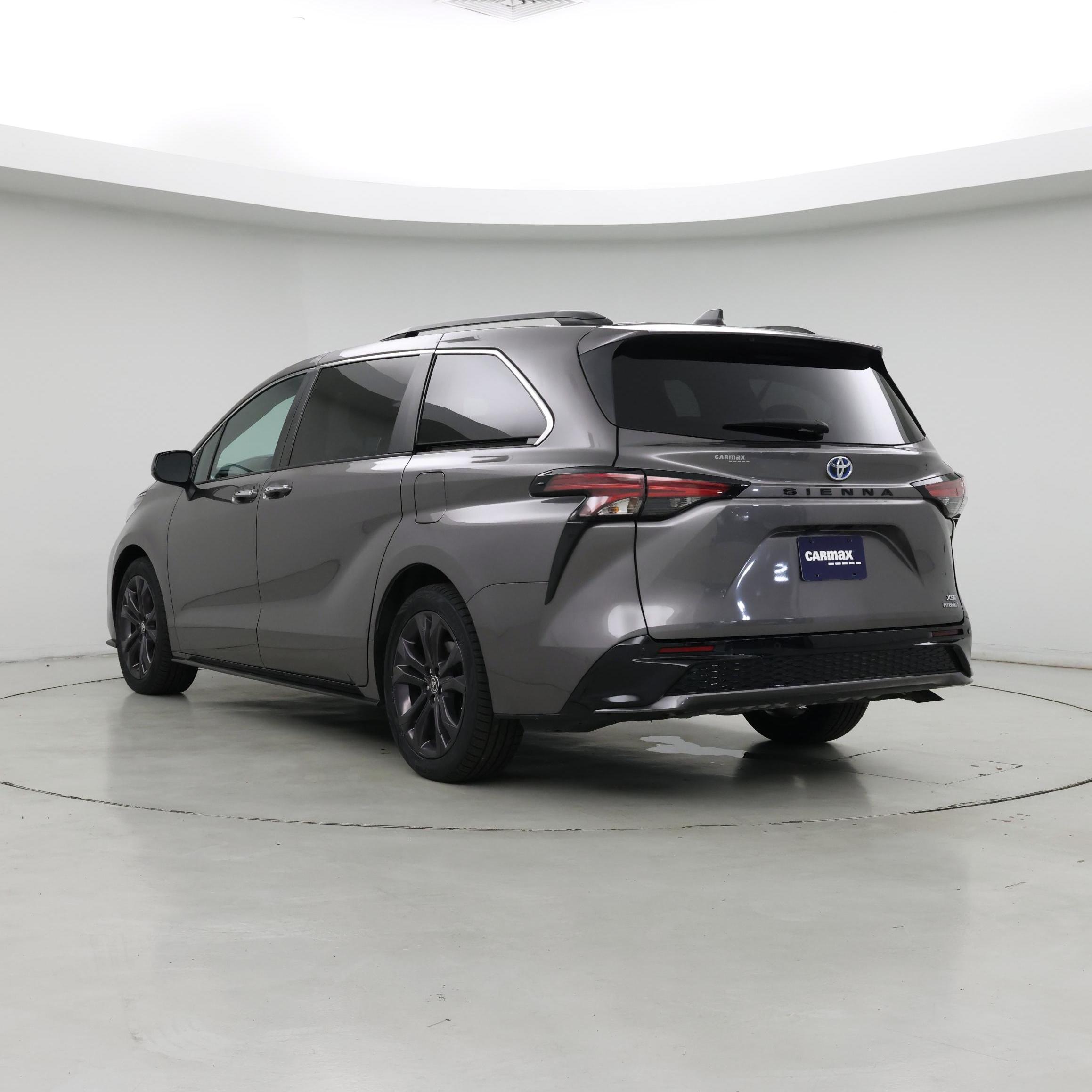 Thumbnail: 2022 Toyota Sienna - 2