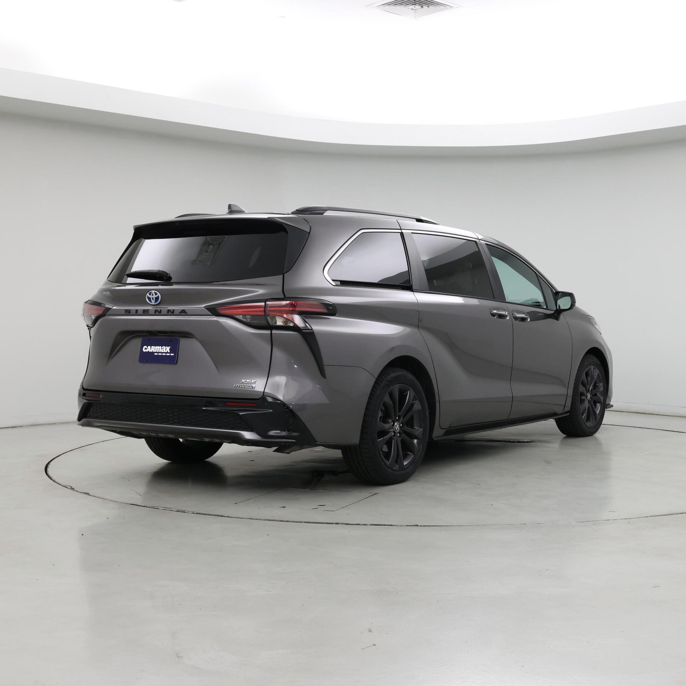 Thumbnail: 2022 Toyota Sienna - 8