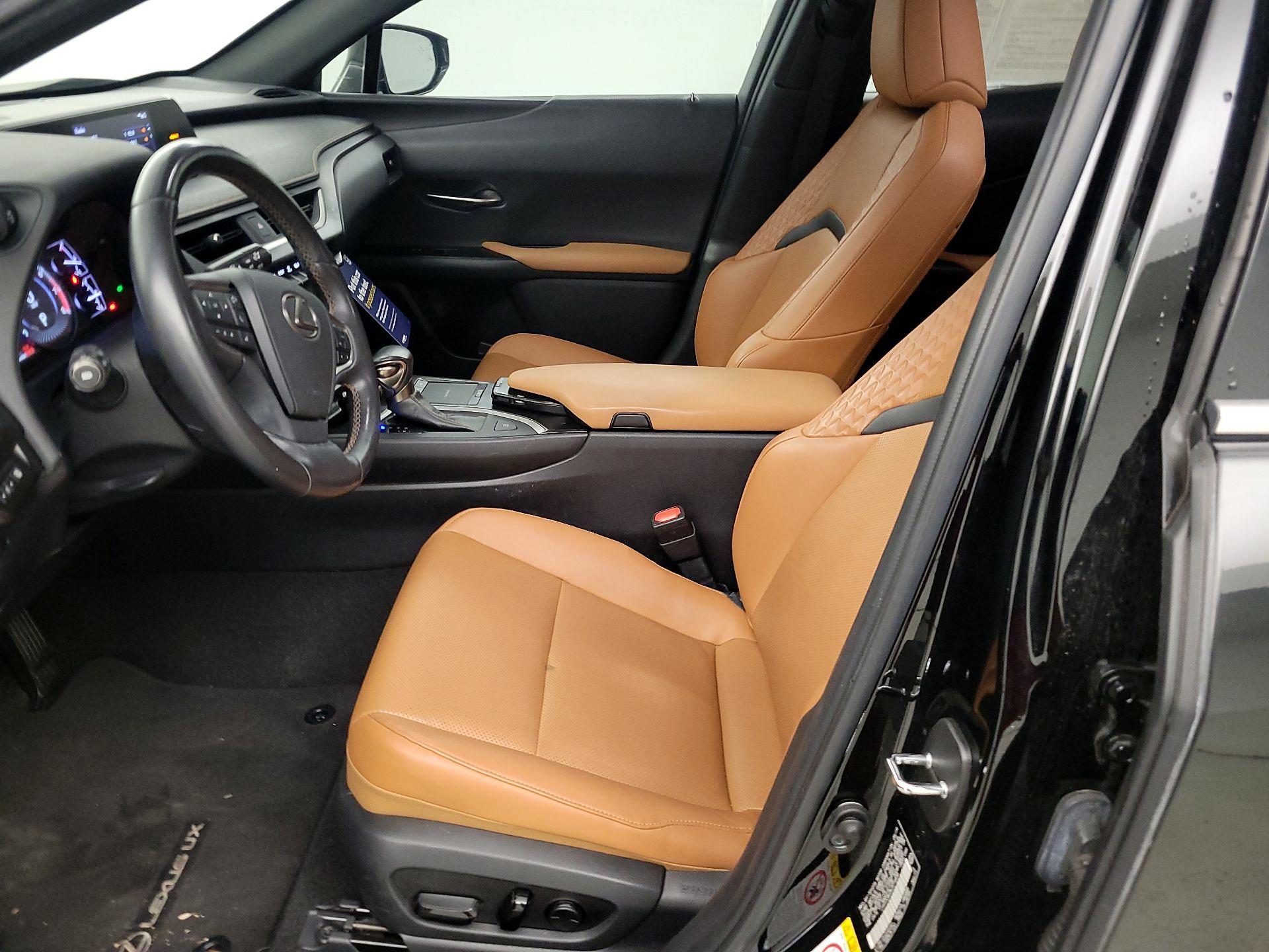 Thumbnail: 2019 Lexus UX - 11