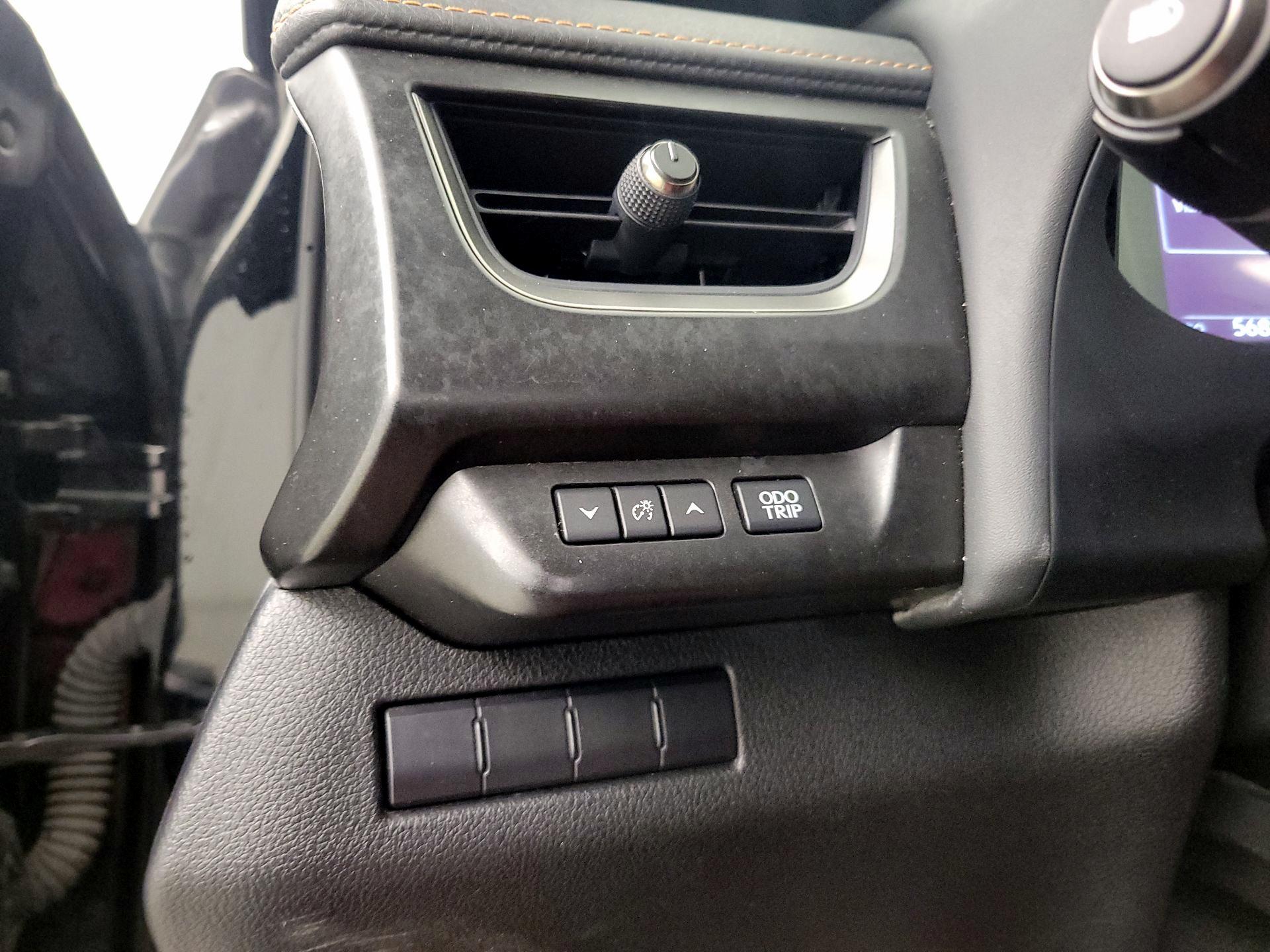 Thumbnail: 2019 Lexus UX - 13