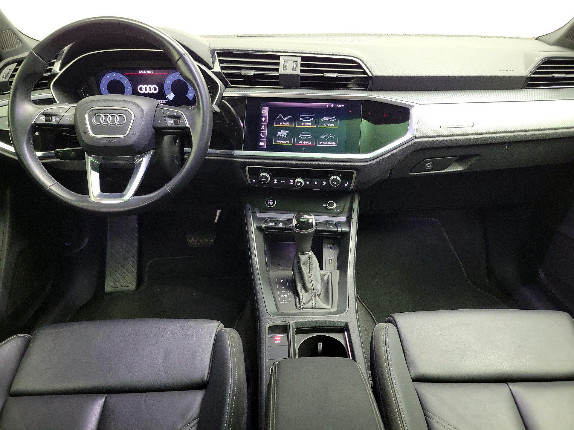 Thumbnail: 2021 Audi Q3 - 9