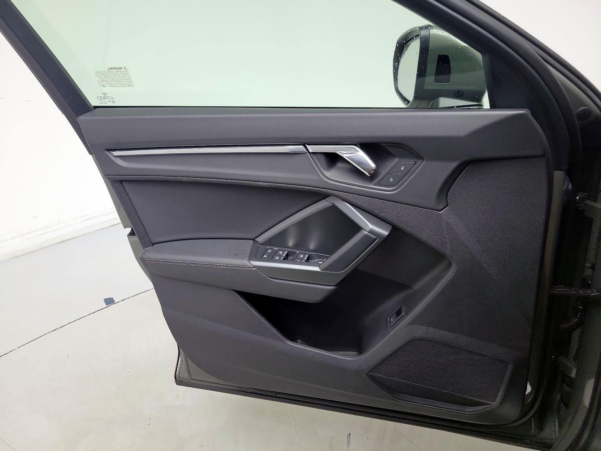 Thumbnail: 2021 Audi Q3 - 12