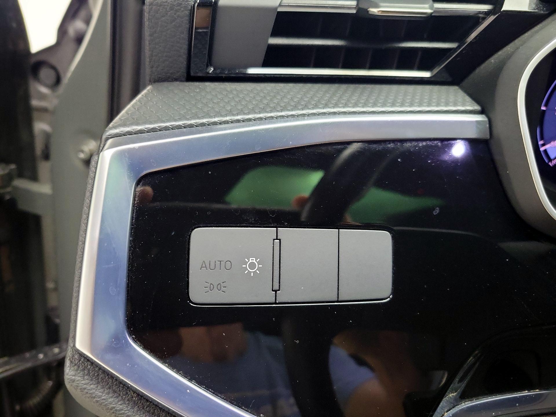 Thumbnail: 2021 Audi Q3 - 13