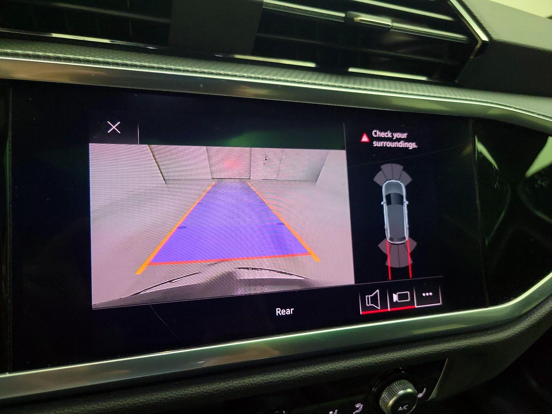 Thumbnail: 2021 Audi Q3 - 15