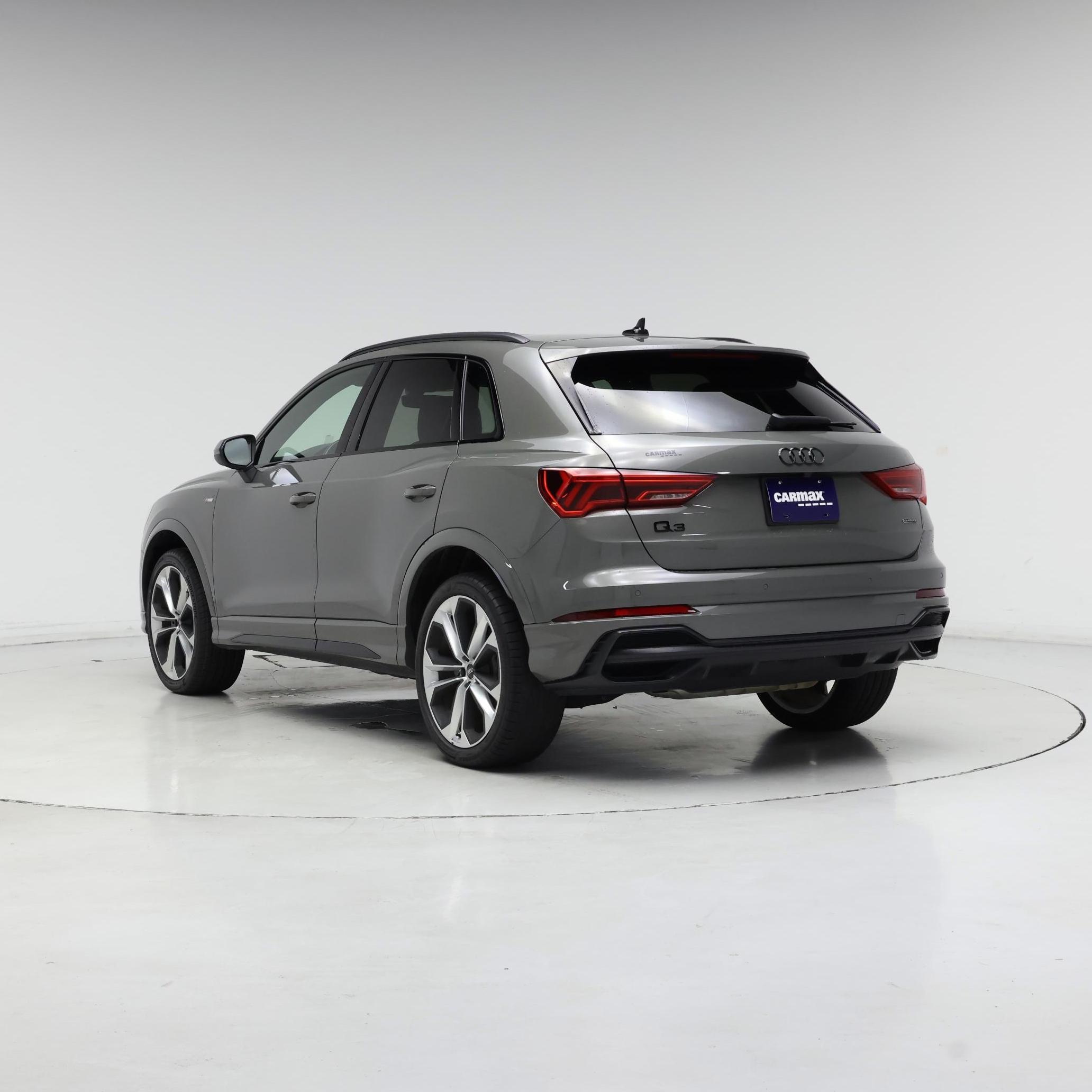 Thumbnail: 2021 Audi Q3 - 2