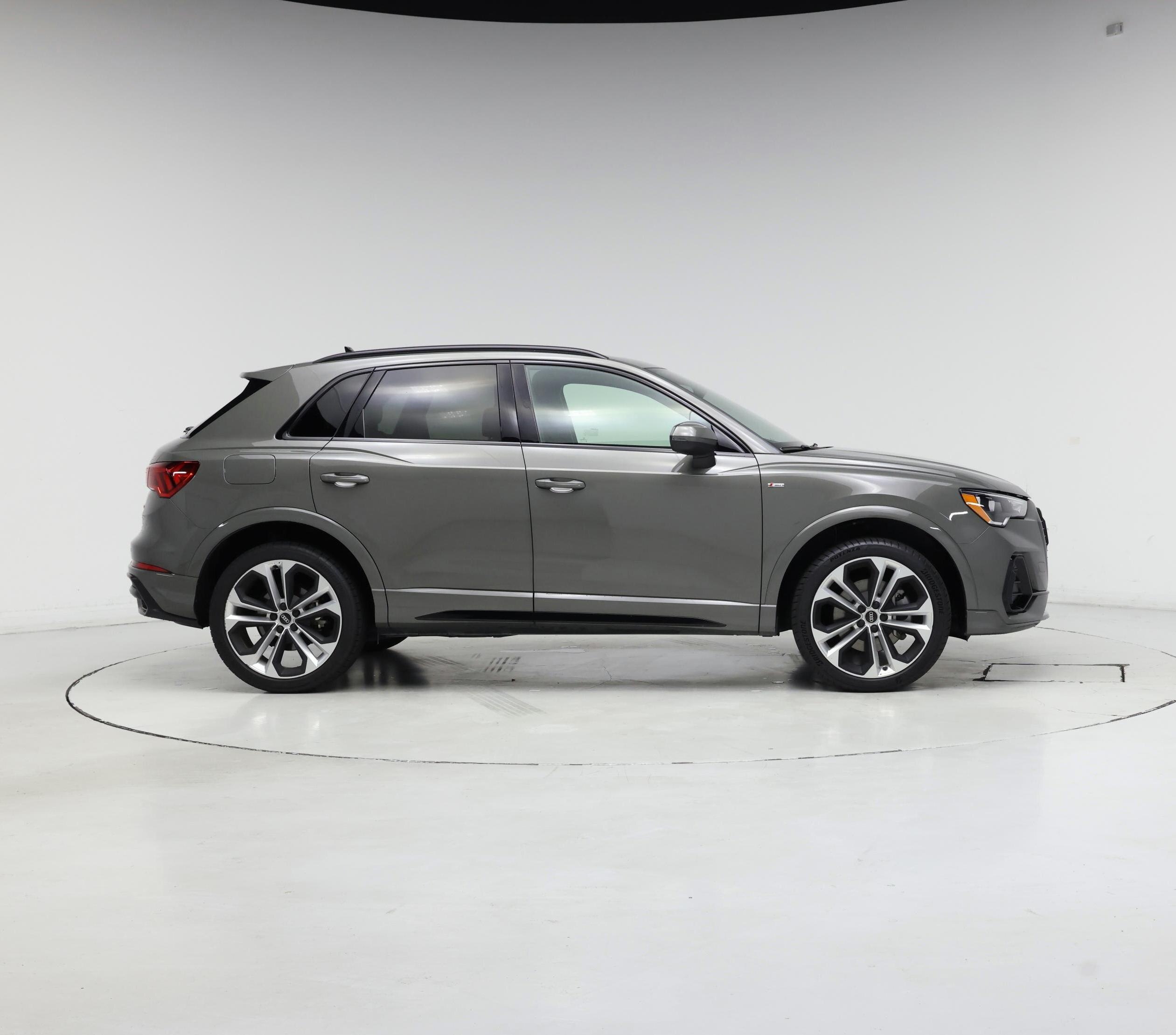 Thumbnail: 2021 Audi Q3 - 7