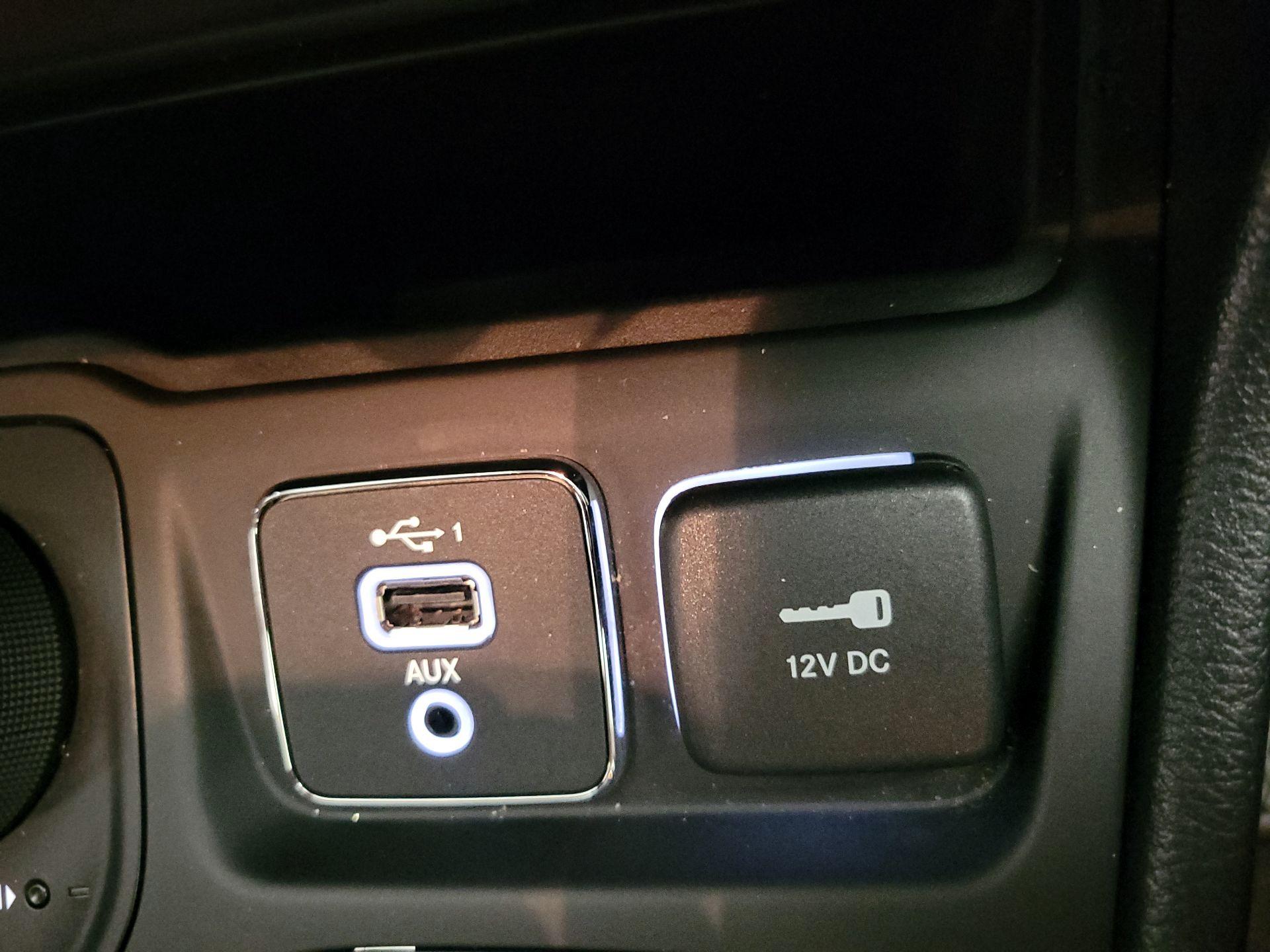 Thumbnail: 2022 Jeep Cherokee - 18