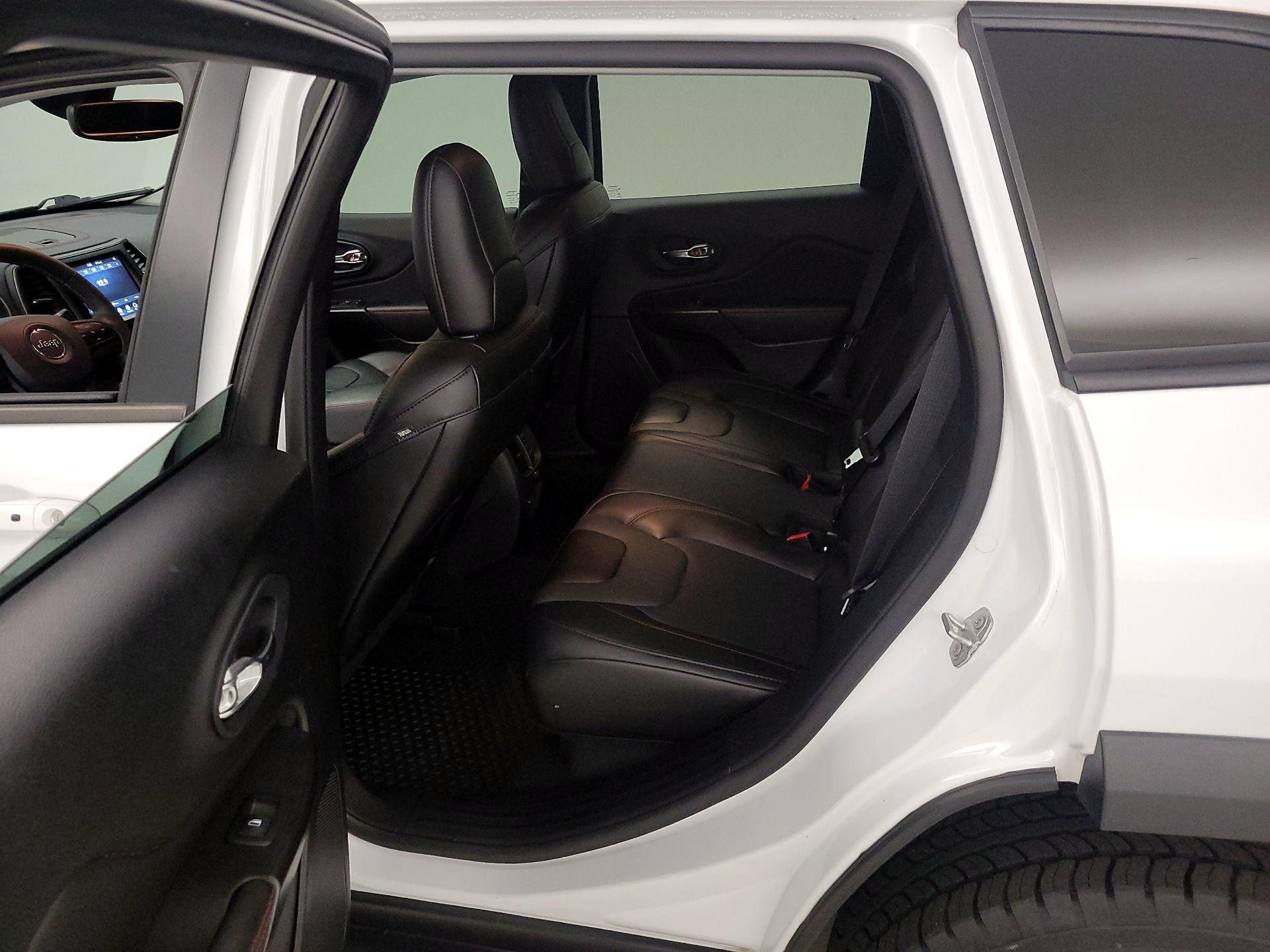 Thumbnail: 2022 Jeep Cherokee - 19