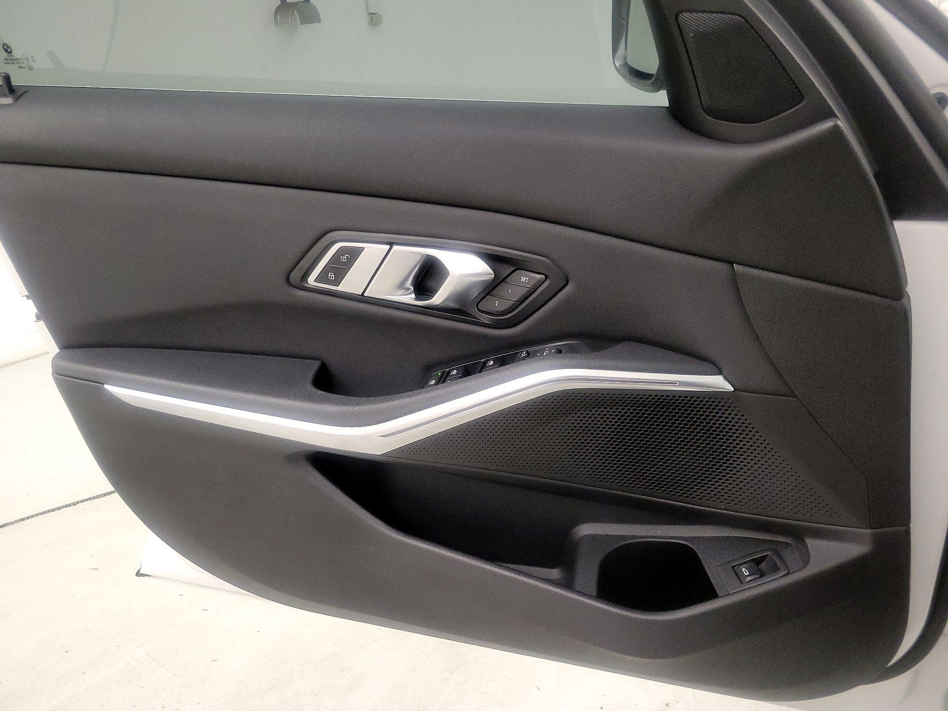Thumbnail: 2020 BMW 3 Series - 12