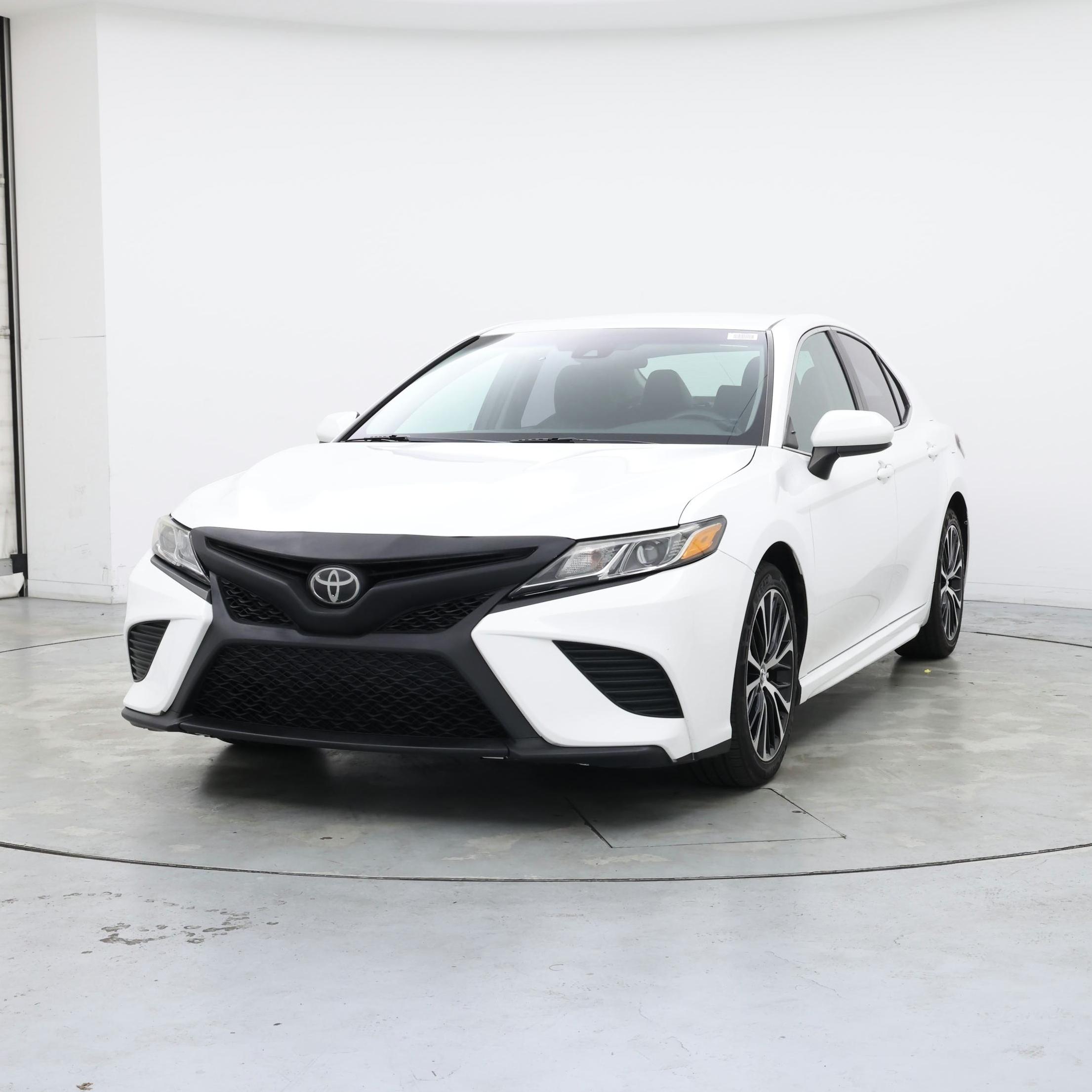 Thumbnail: 2018 Toyota Camry - 4
