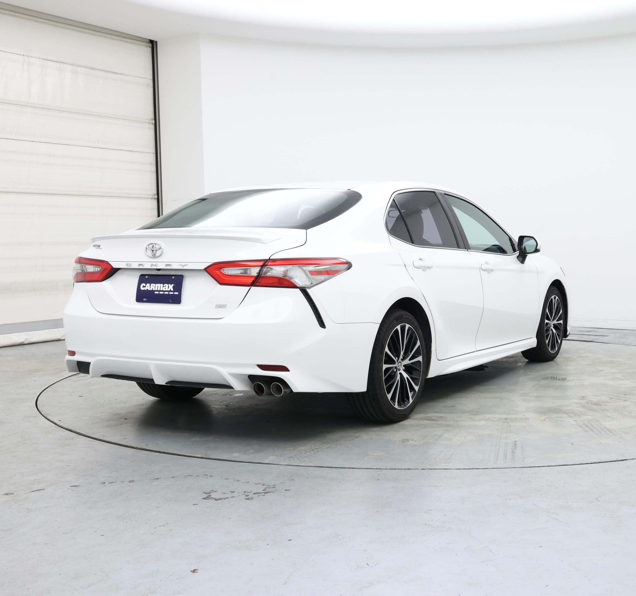 Thumbnail: 2018 Toyota Camry - 8