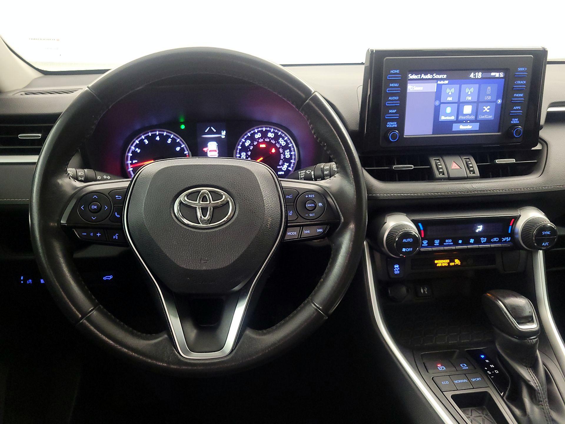 Thumbnail: 2019 Toyota RAV4 - 10