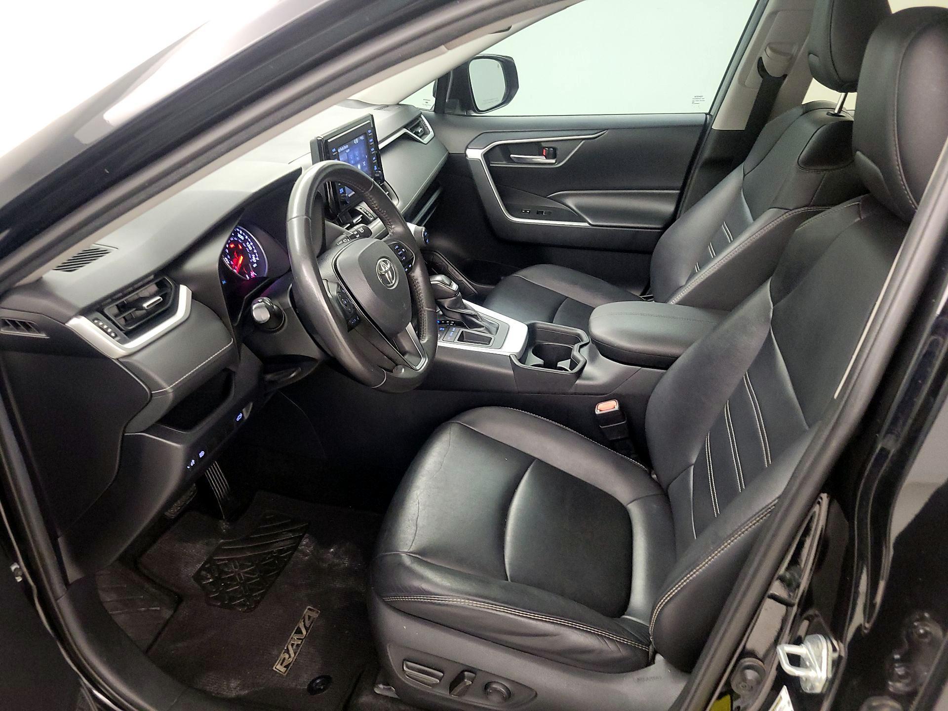 Thumbnail: 2019 Toyota RAV4 - 11