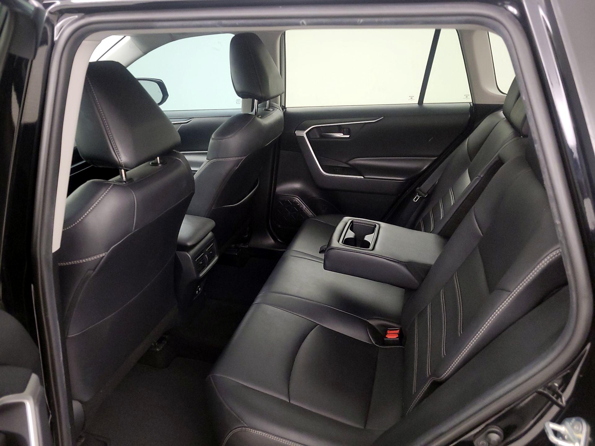 Thumbnail: 2019 Toyota RAV4 - 20