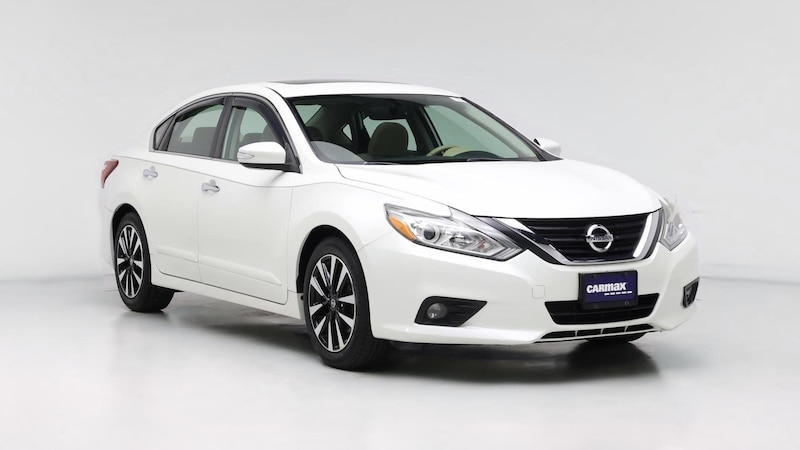 2018 Nissan Altima SV Hero Image