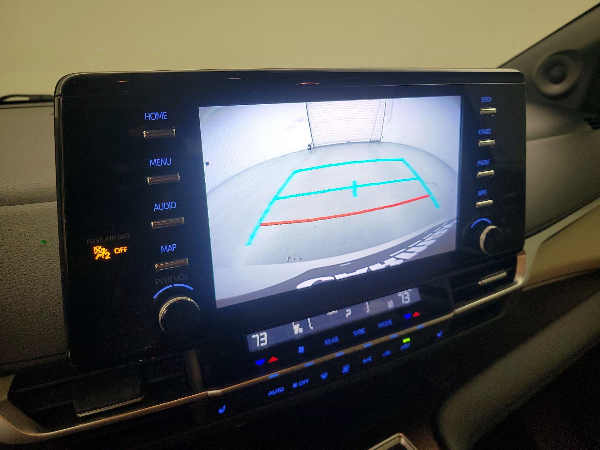 Thumbnail: 2021 Toyota Sienna - 15