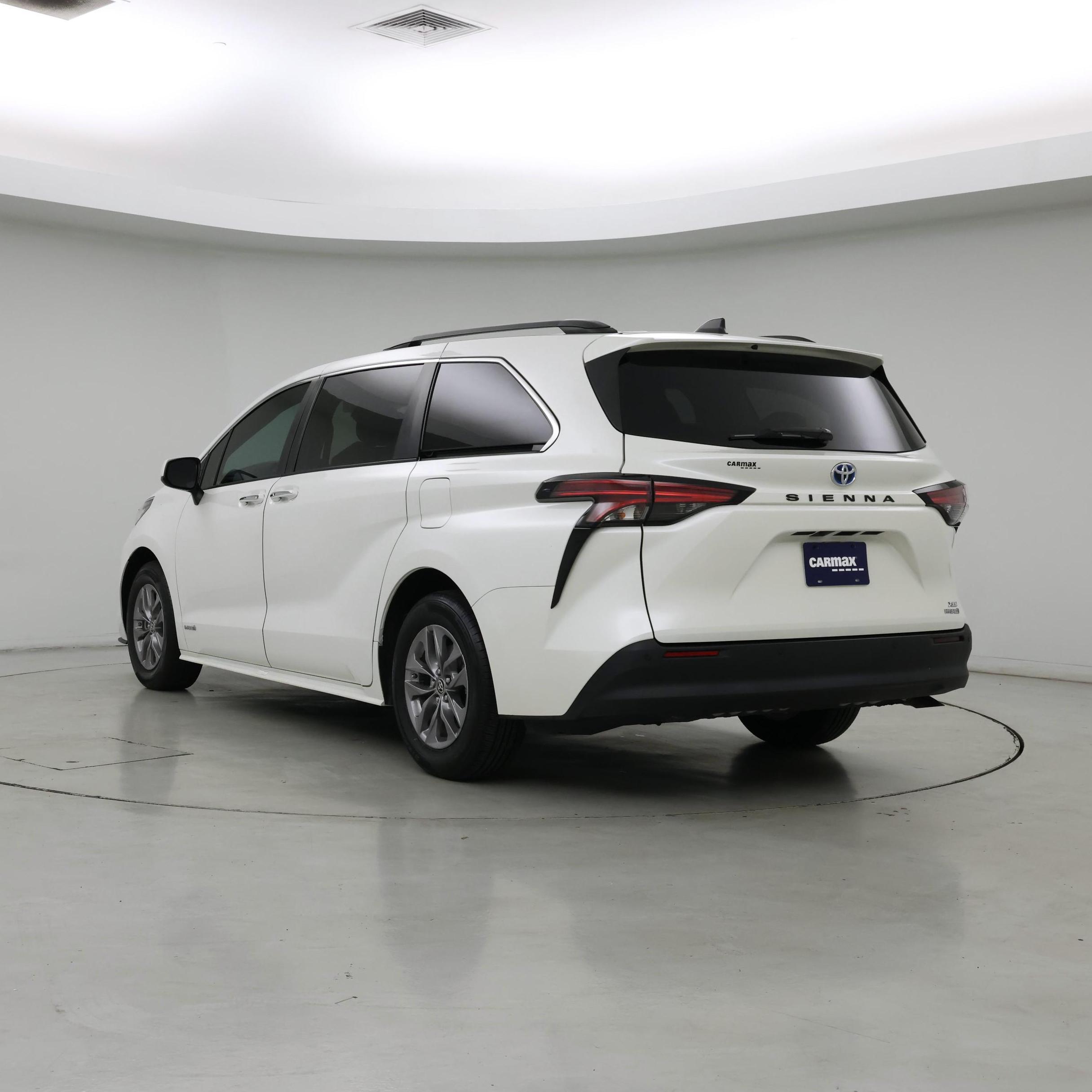 Thumbnail: 2021 Toyota Sienna - 2