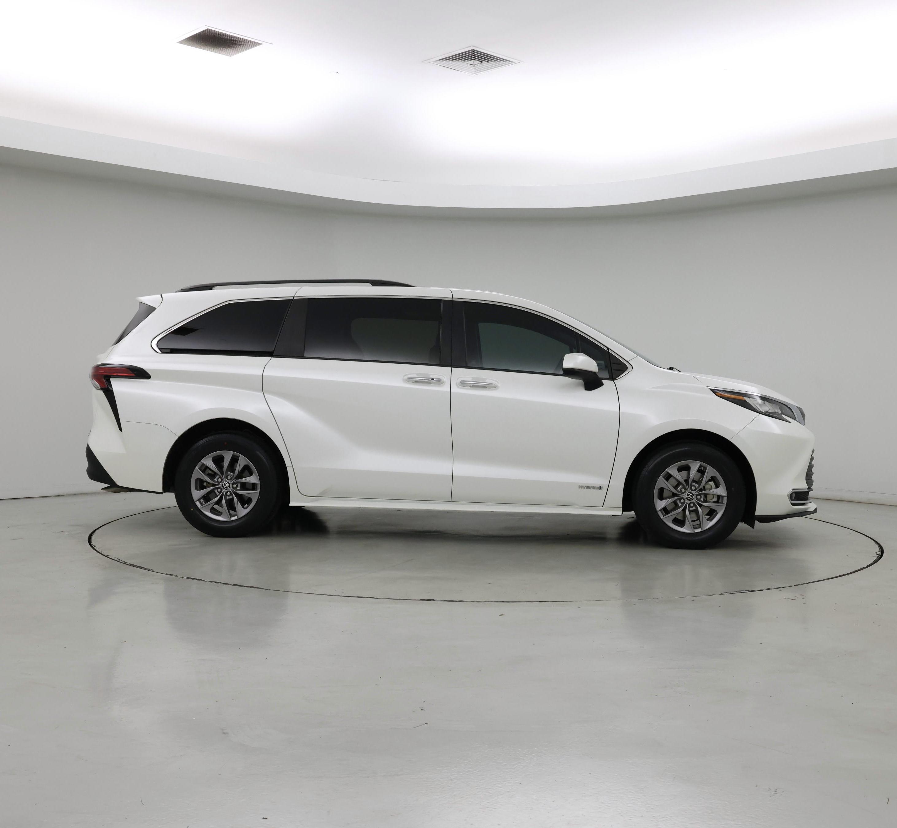 Thumbnail: 2021 Toyota Sienna - 7