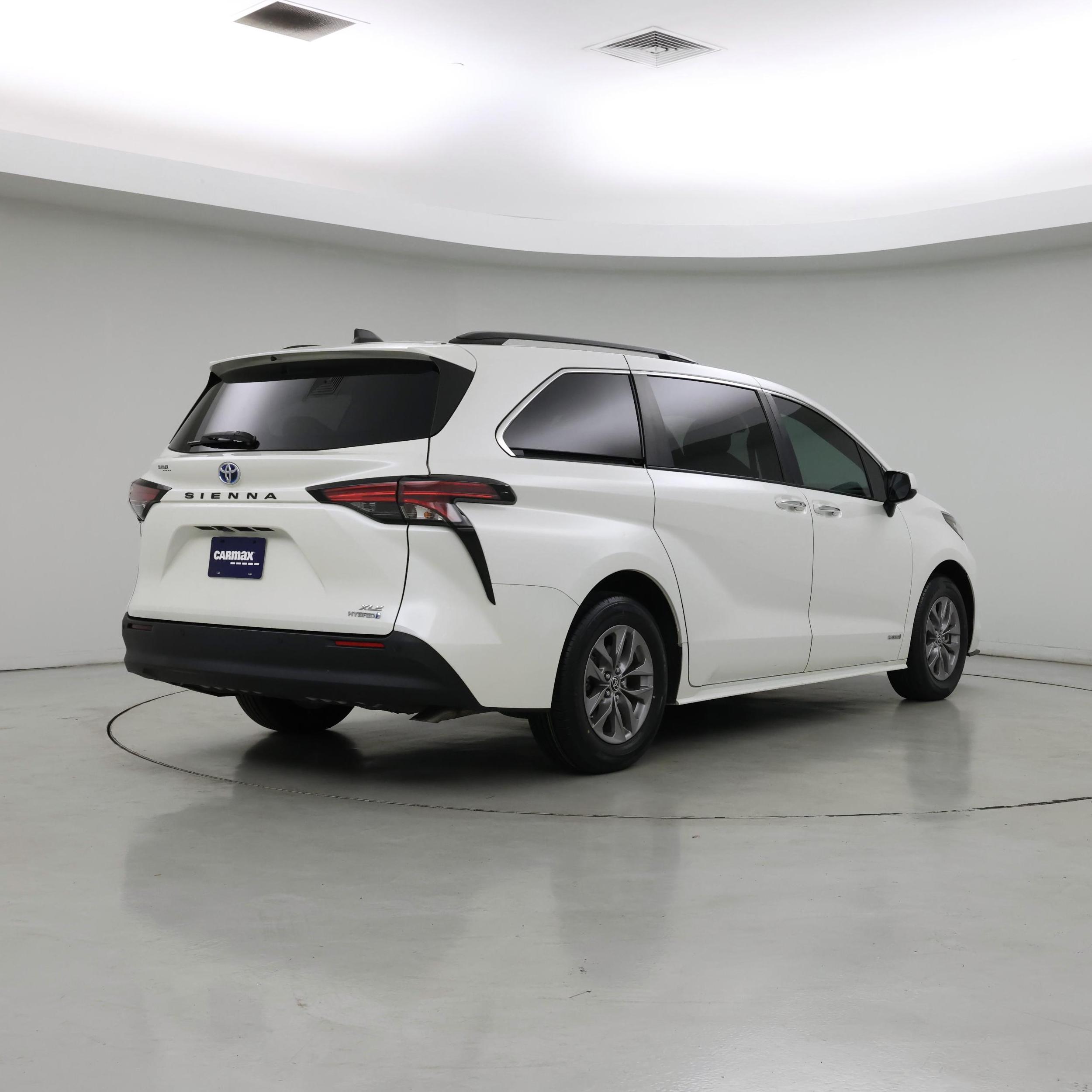 Thumbnail: 2021 Toyota Sienna - 8