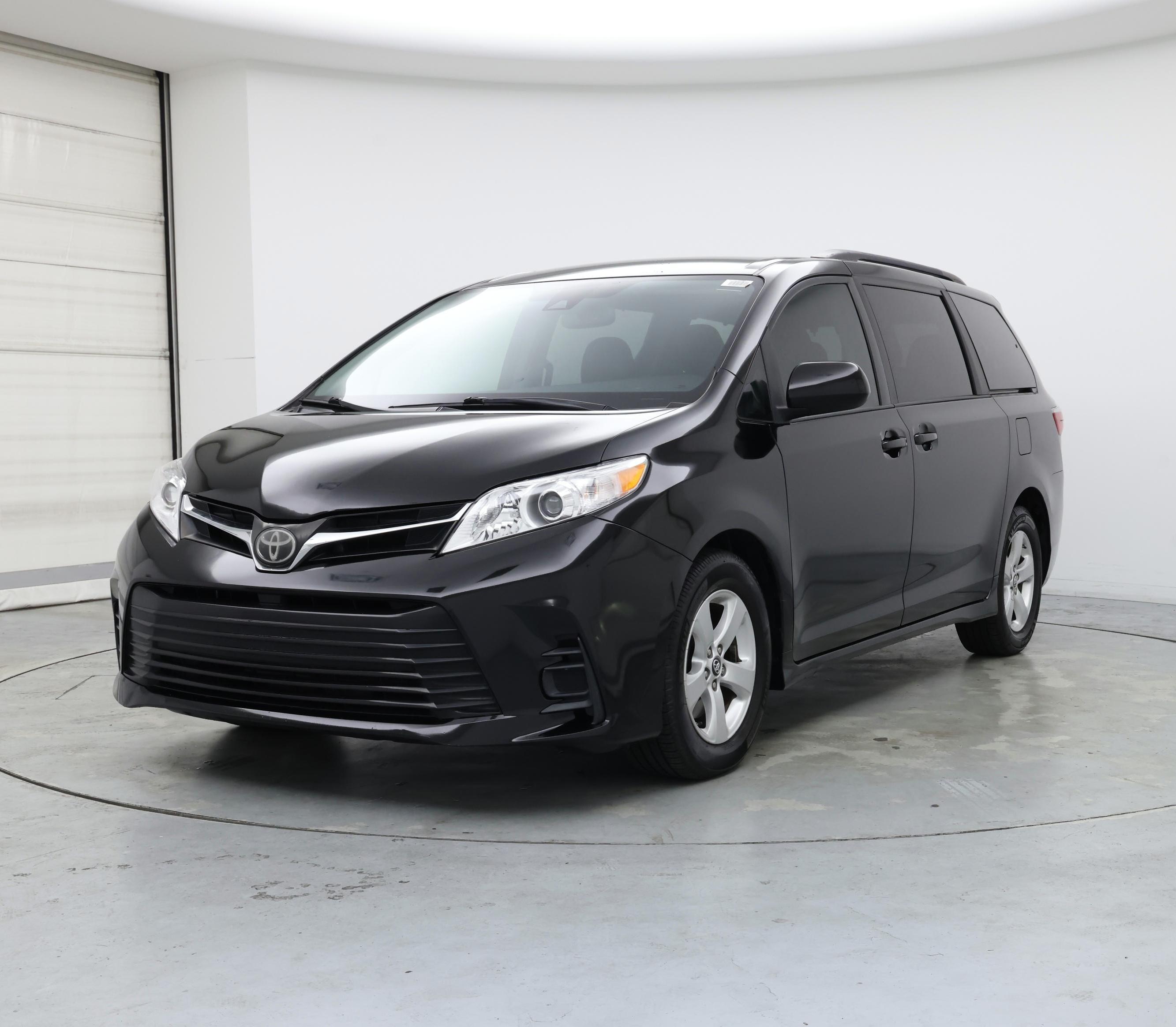 Thumbnail: 2018 Toyota Sienna - 4