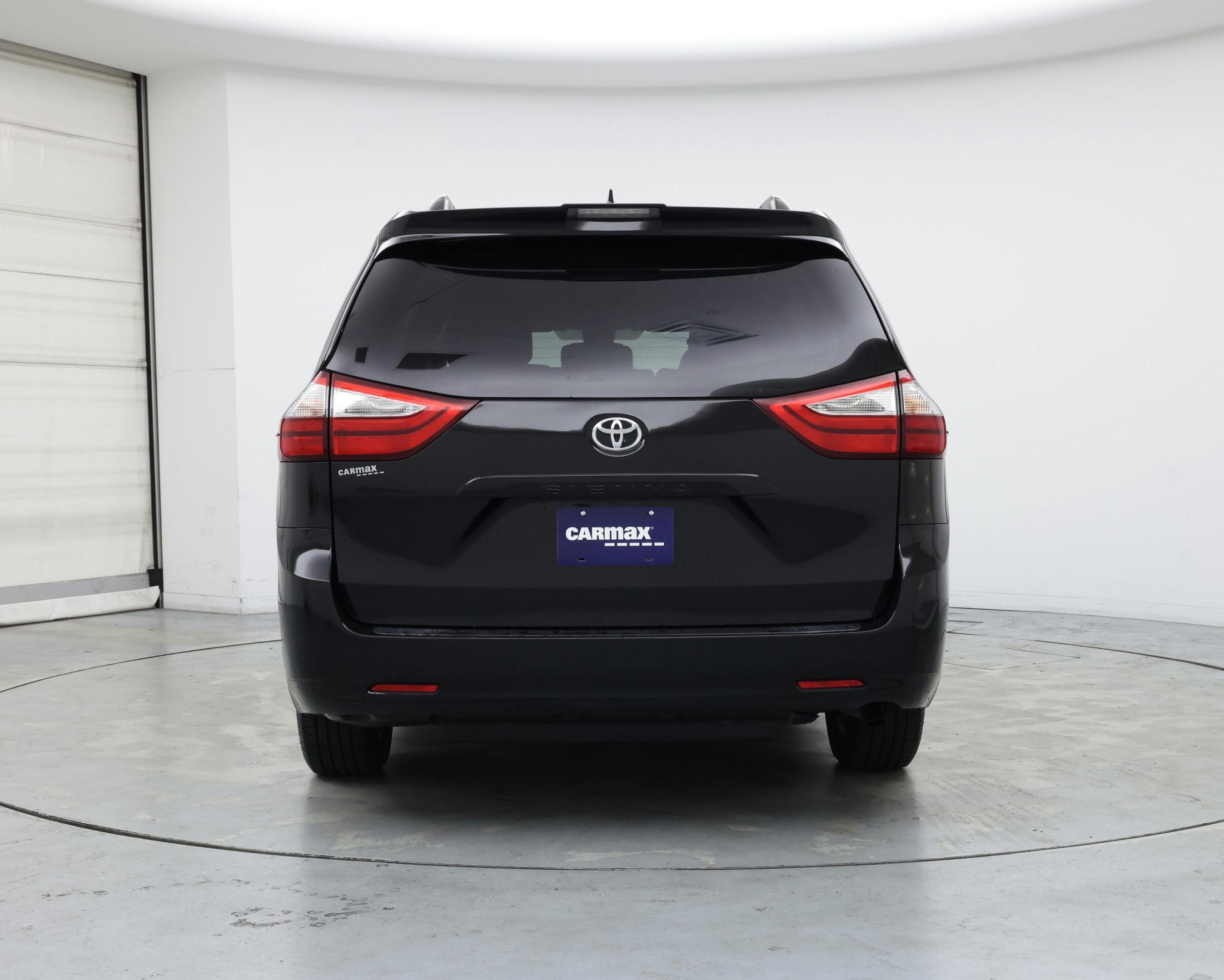 Thumbnail: 2018 Toyota Sienna - 6