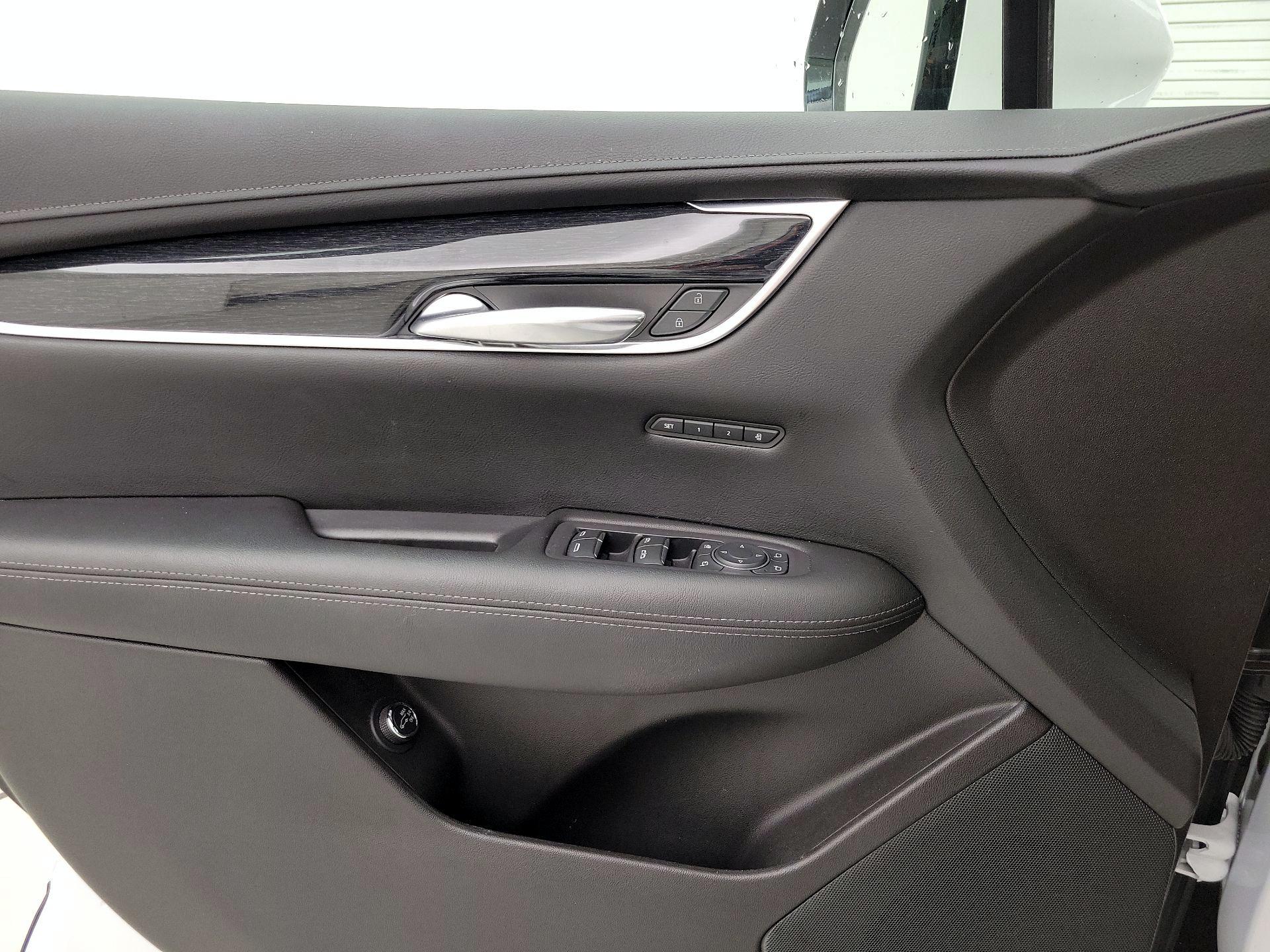 Thumbnail: 2021 Cadillac XT5 - 12