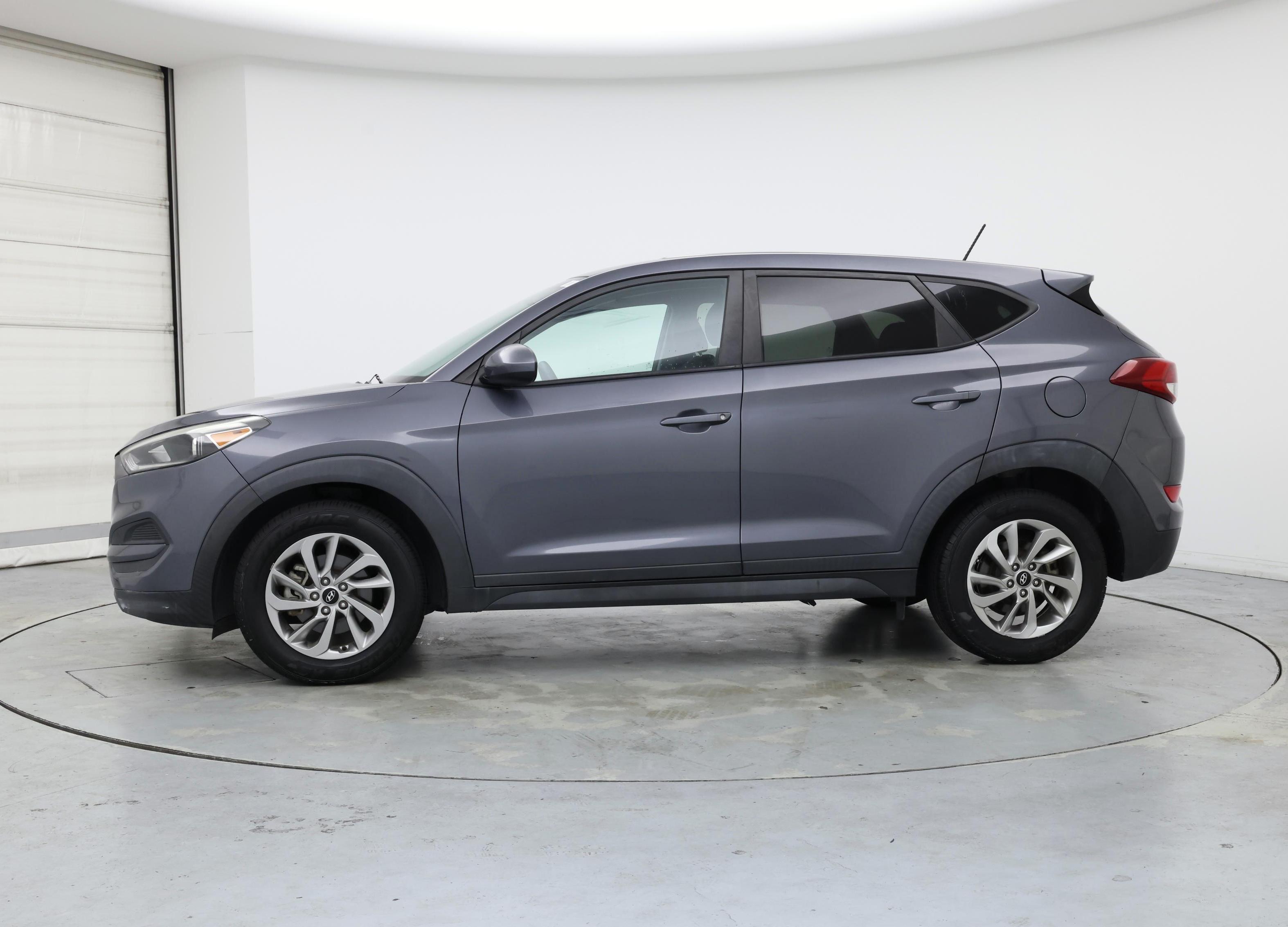 Thumbnail: 2016 Hyundai Tucson - 3