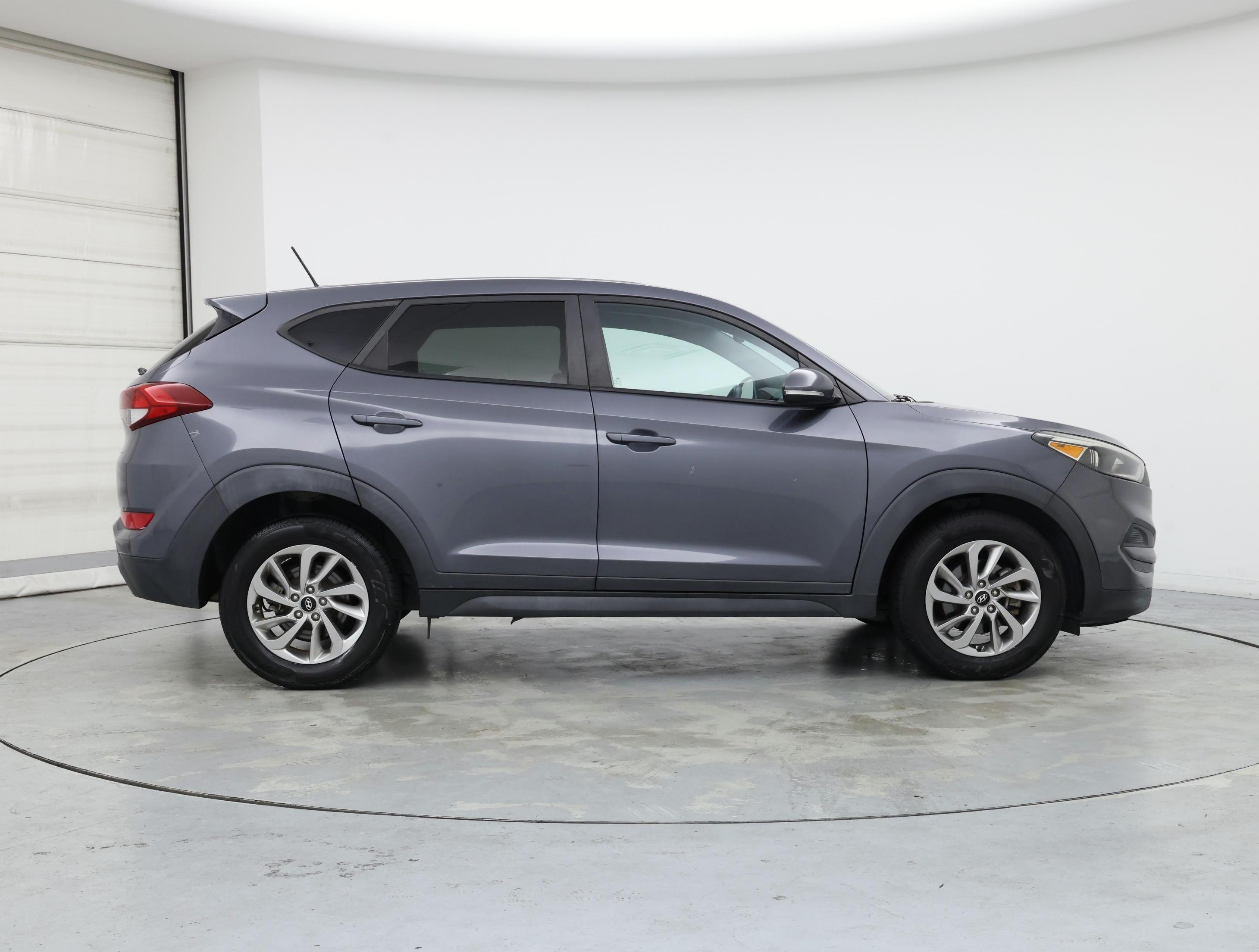 Thumbnail: 2016 Hyundai Tucson - 7
