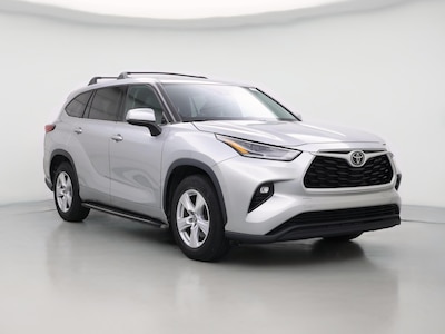 Silver 2021 Toyota Highlander LE
