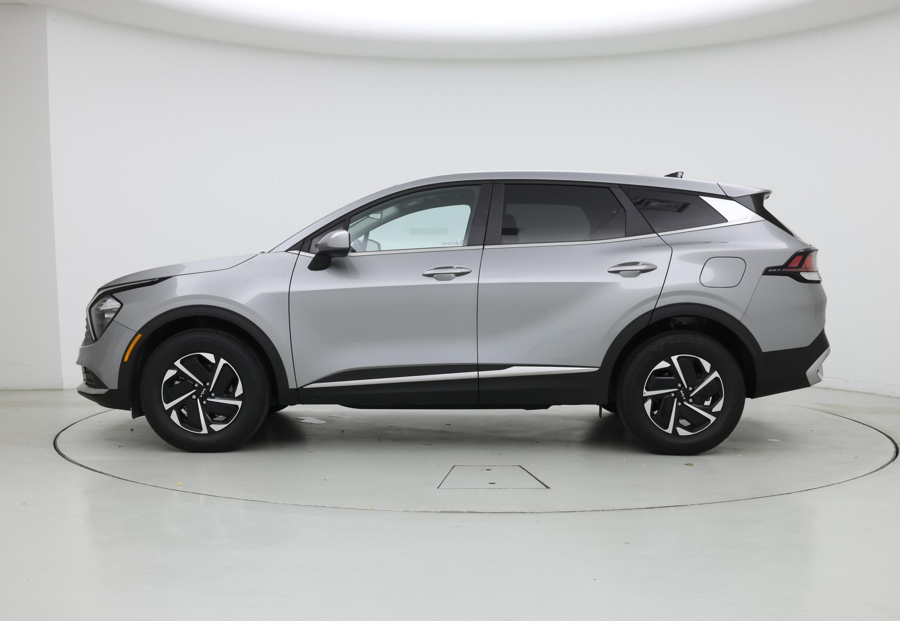 Thumbnail: 2023 Kia Sportage - 3