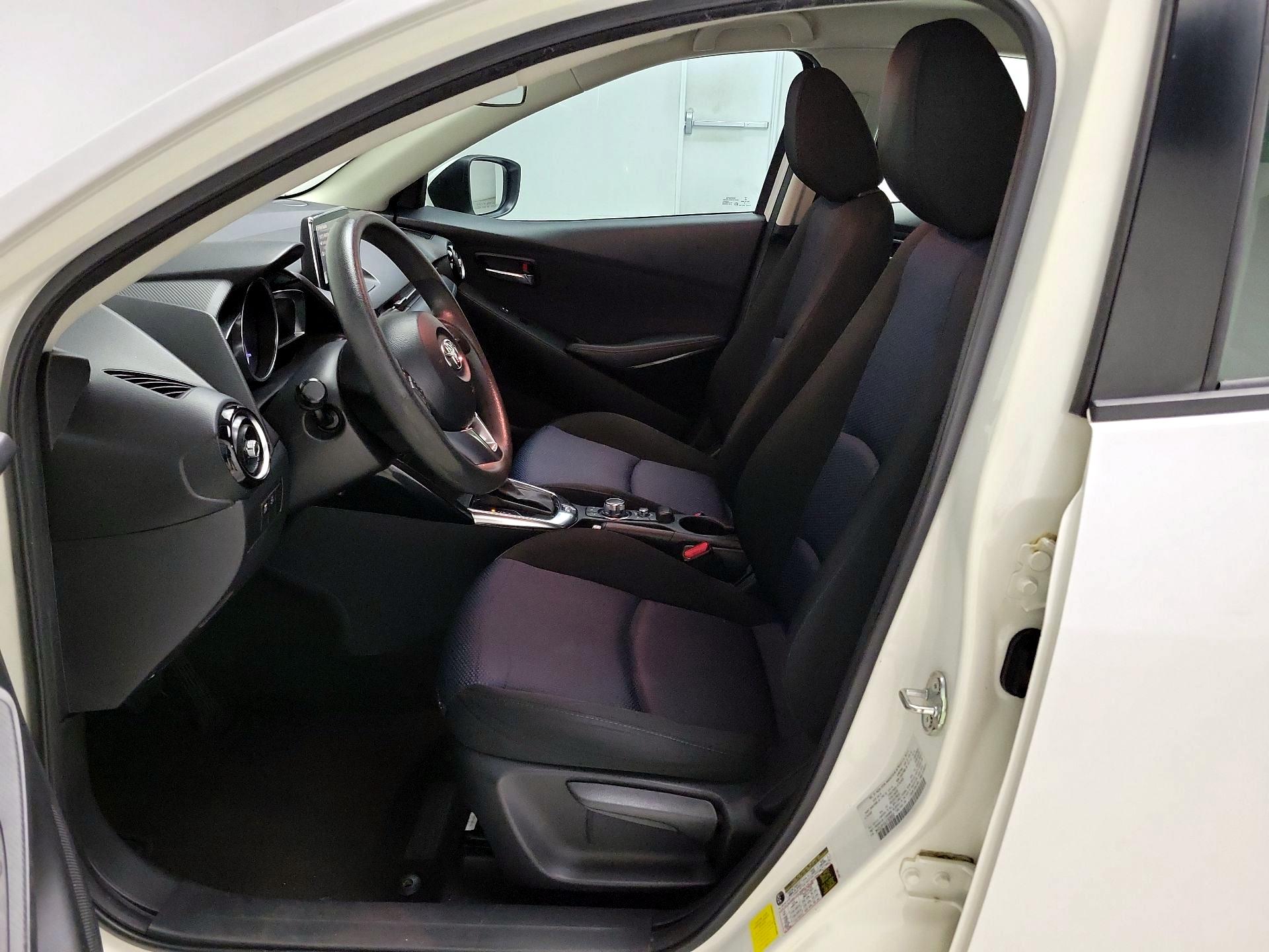 Thumbnail: 2018 Toyota Yaris iA - 11